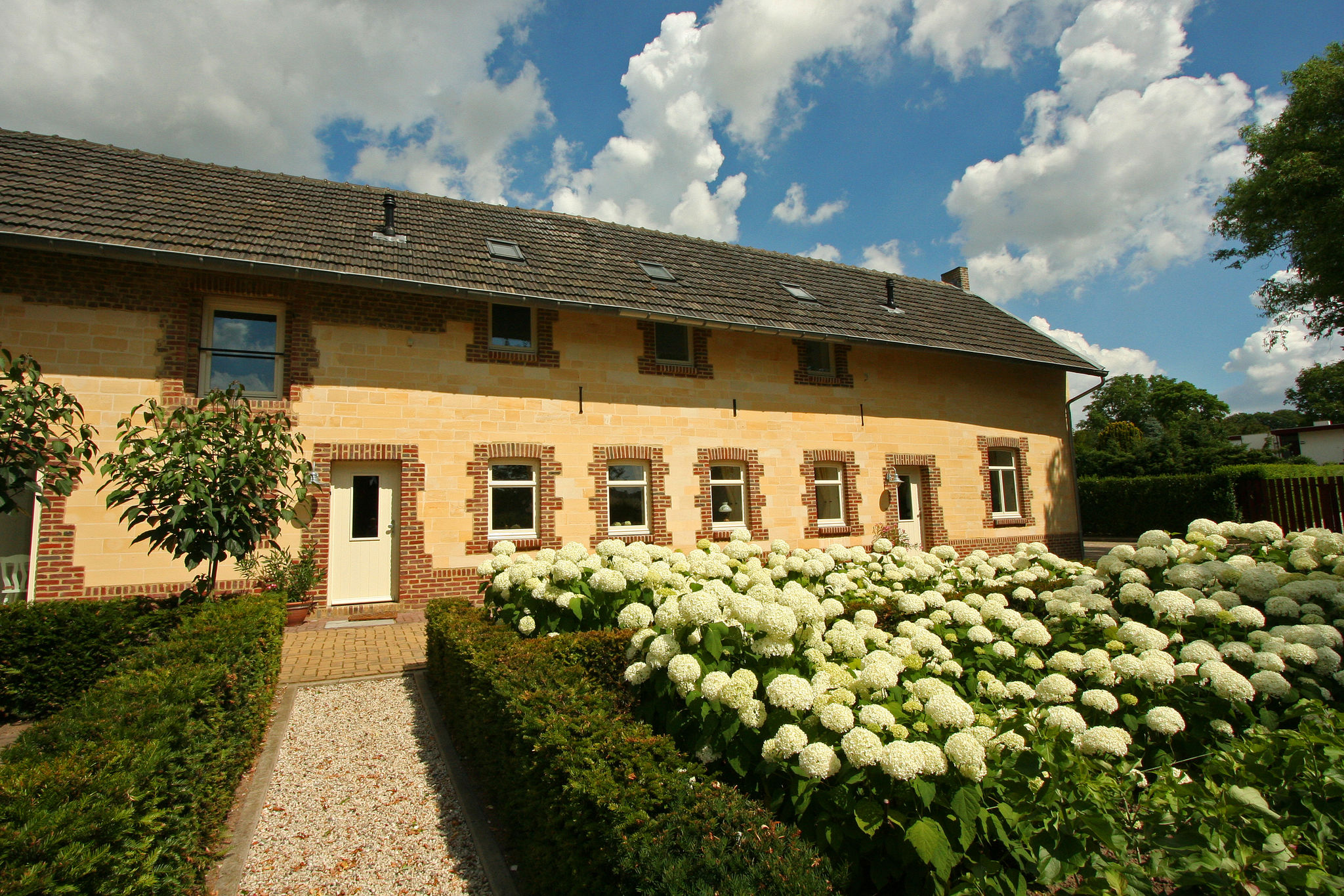 Restauriertes Bauernhaus in Wijlre mit zwei Terrassen