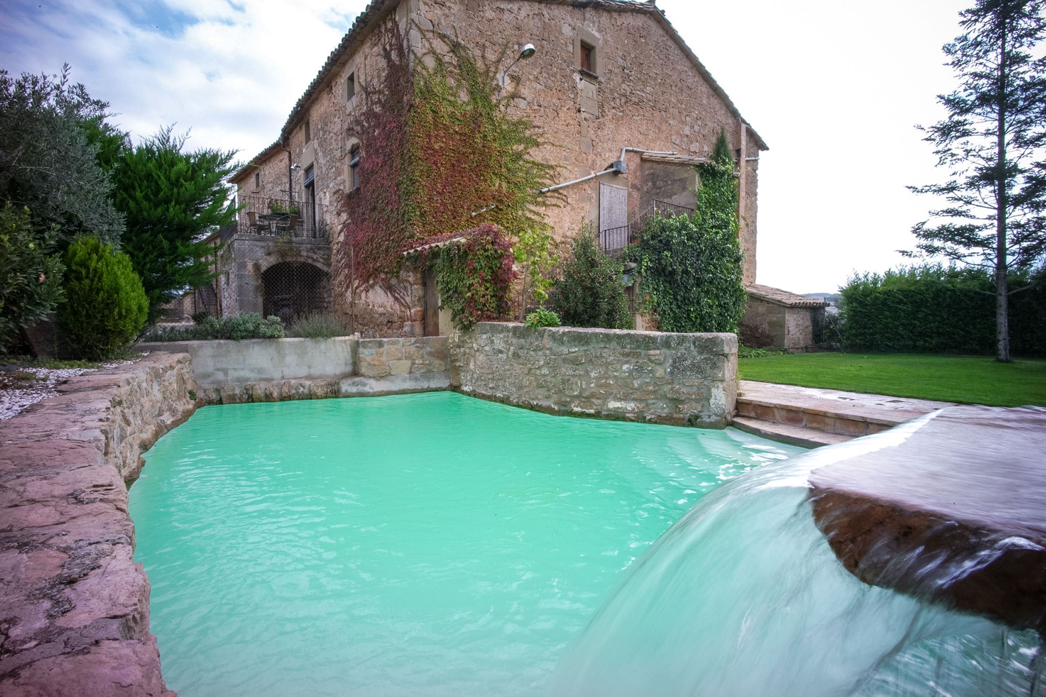 Vintage-Villa mit Swimmingpool in Montmajor Spanien