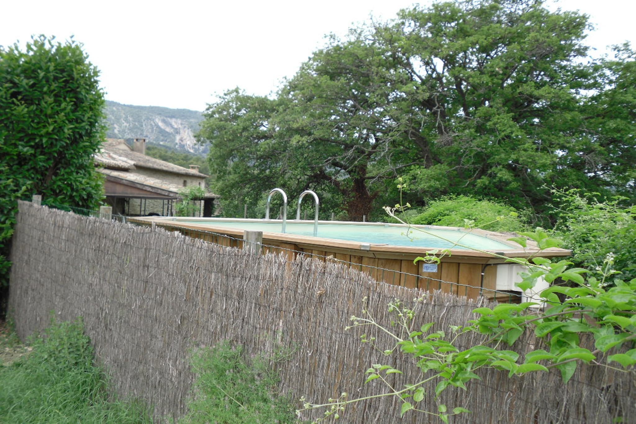Comfortable gîte in Oppede, France