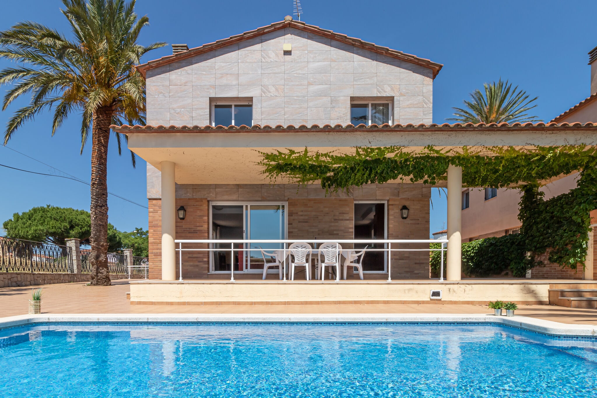 Moderne Villa in Empuriabrava mit eigenem Swimmingpool