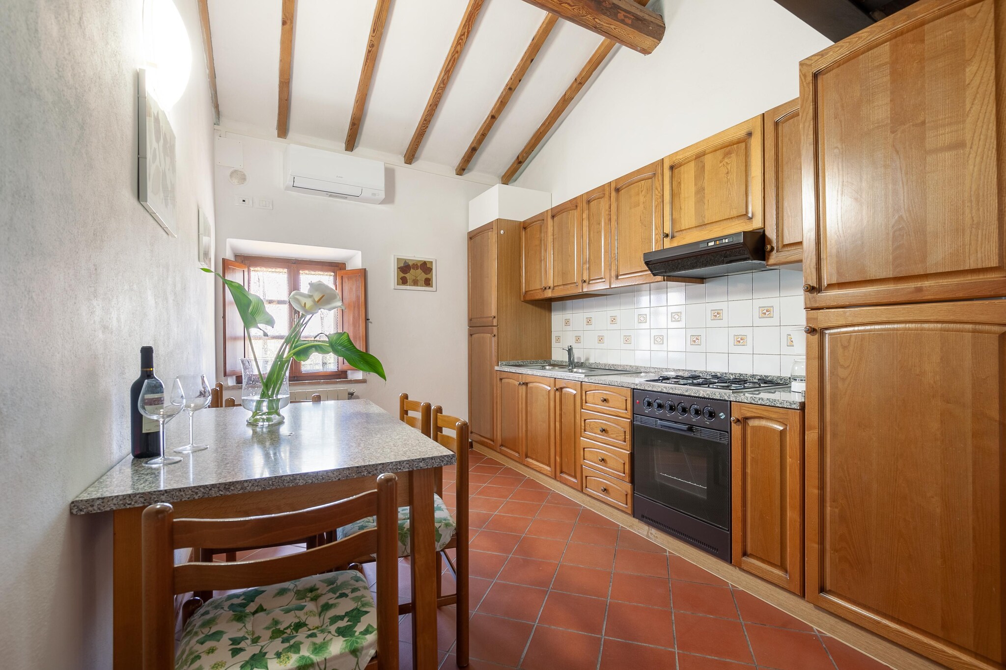 Flat with swimming pool and air conditioning