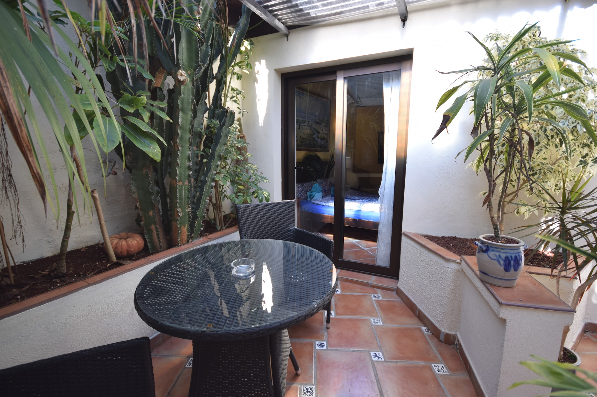 Apartamentos Monasterio de San Antonio 1-Terrasbalkon