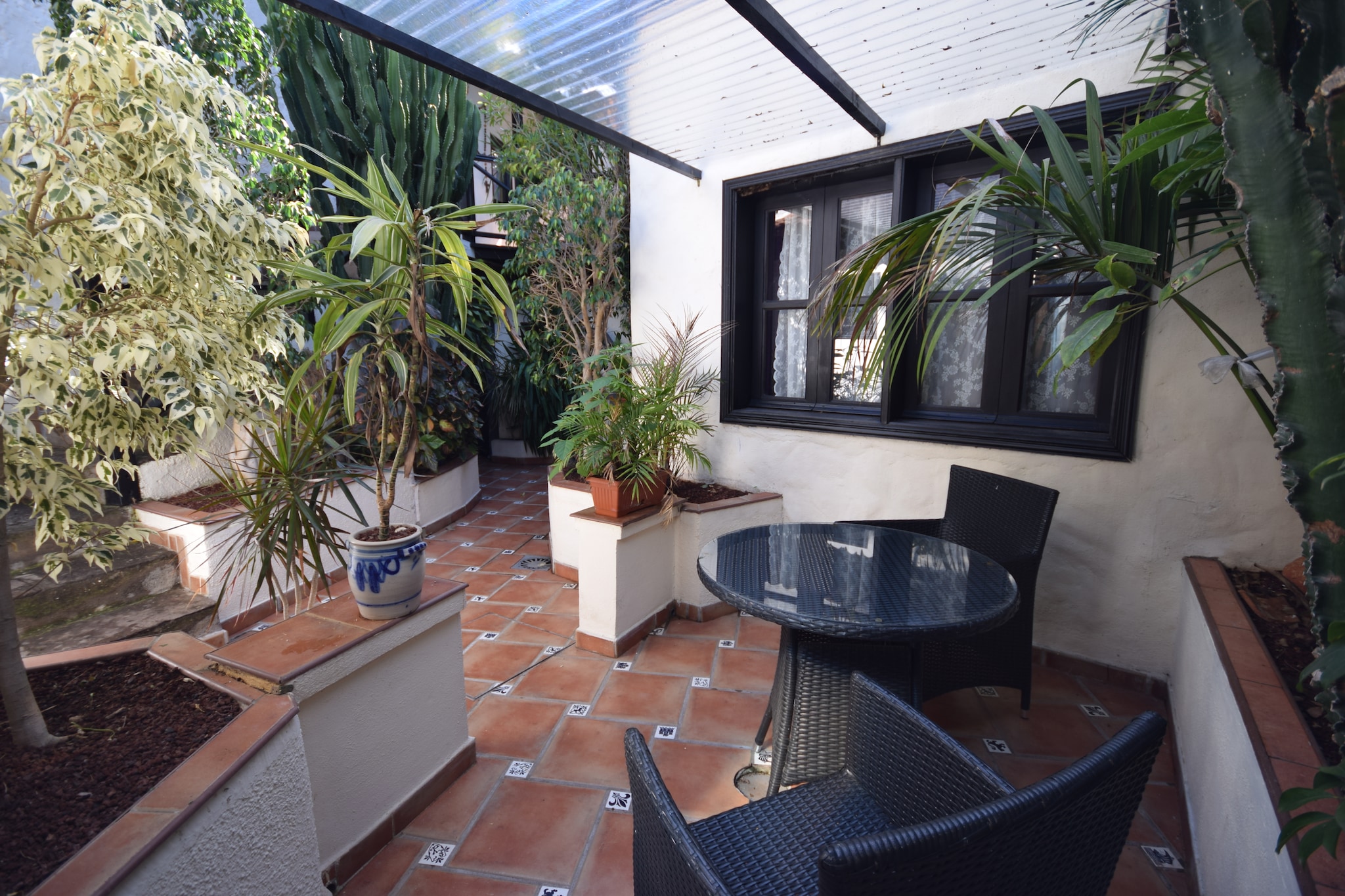 Apartamentos Monasterio de San Antonio 1-Terrasbalkon