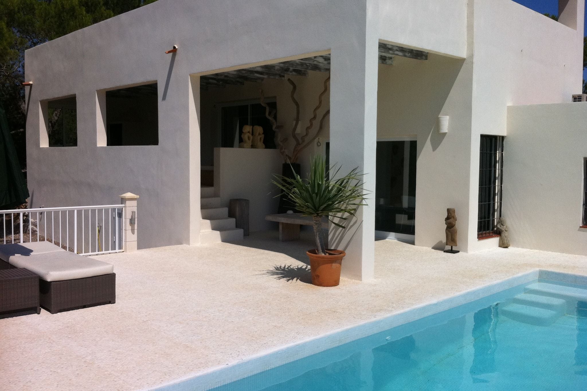 Wunderschöne Villa in Cala Tarida mit Swimmingpool