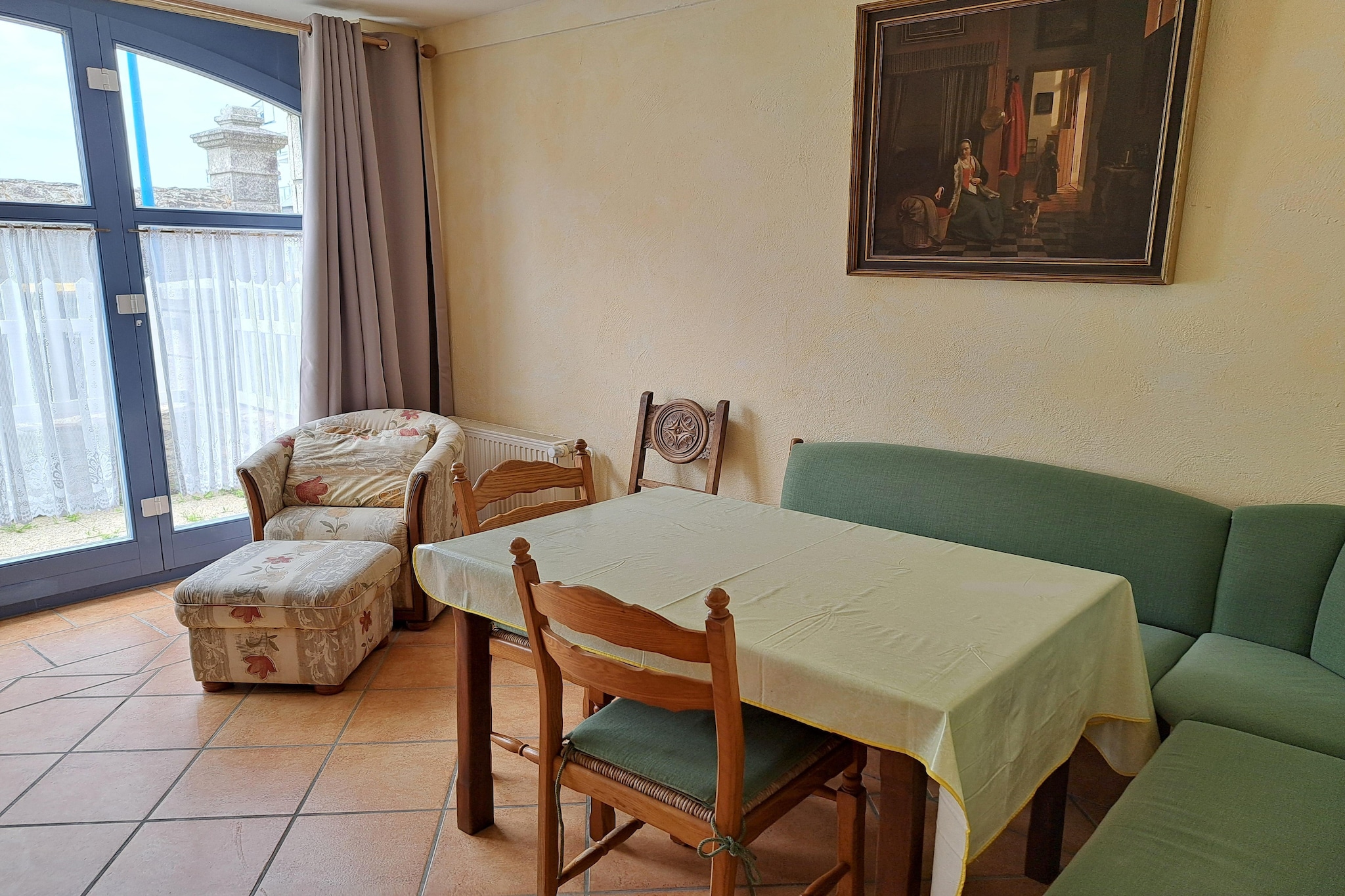 Ancienne Gendarmerie appartment A-Eetkamer