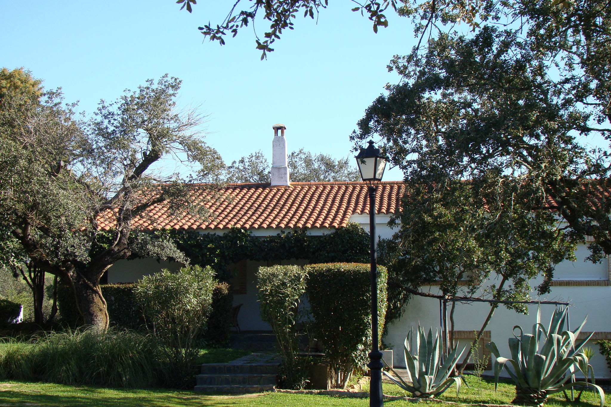 Modernes Ferienhaus in Herrera de Alcántara mit Swimmingpool