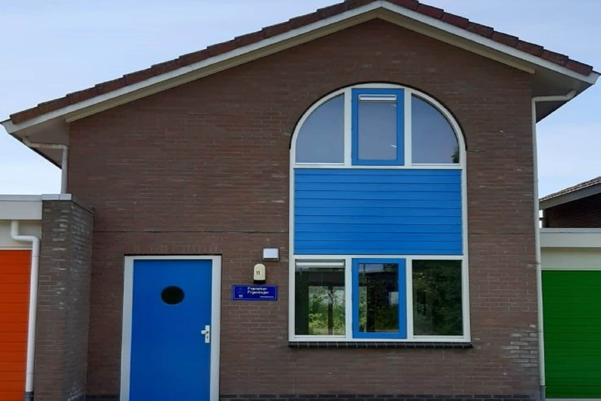 Geschakeld huis in Franeker met een gedeeld zwembad