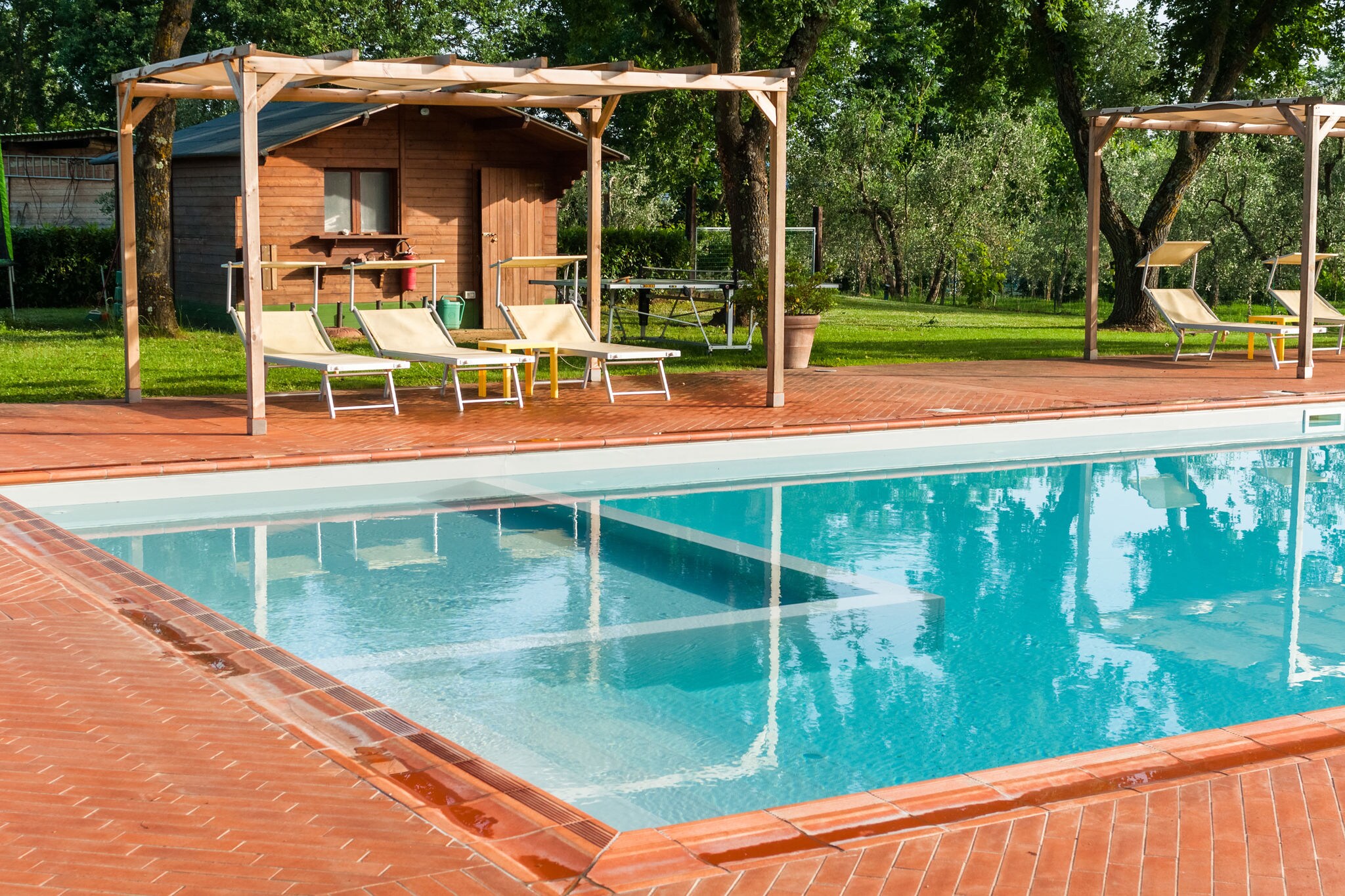 Landelijk appartement in Pian di Scò met zwembad