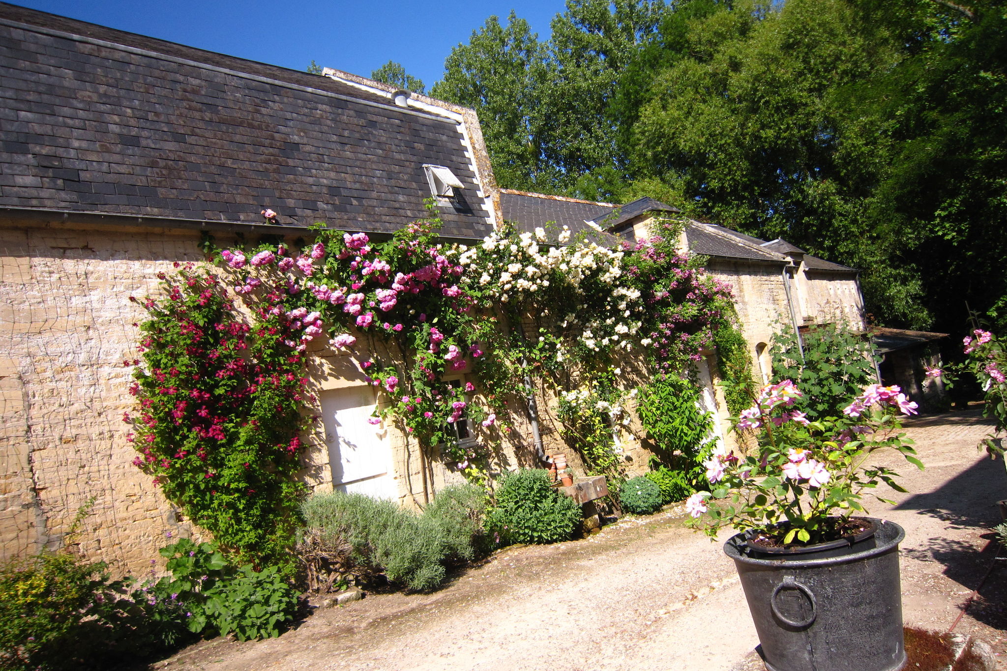 Gemütliches Ferienhaus in Lantheuil mit Garten