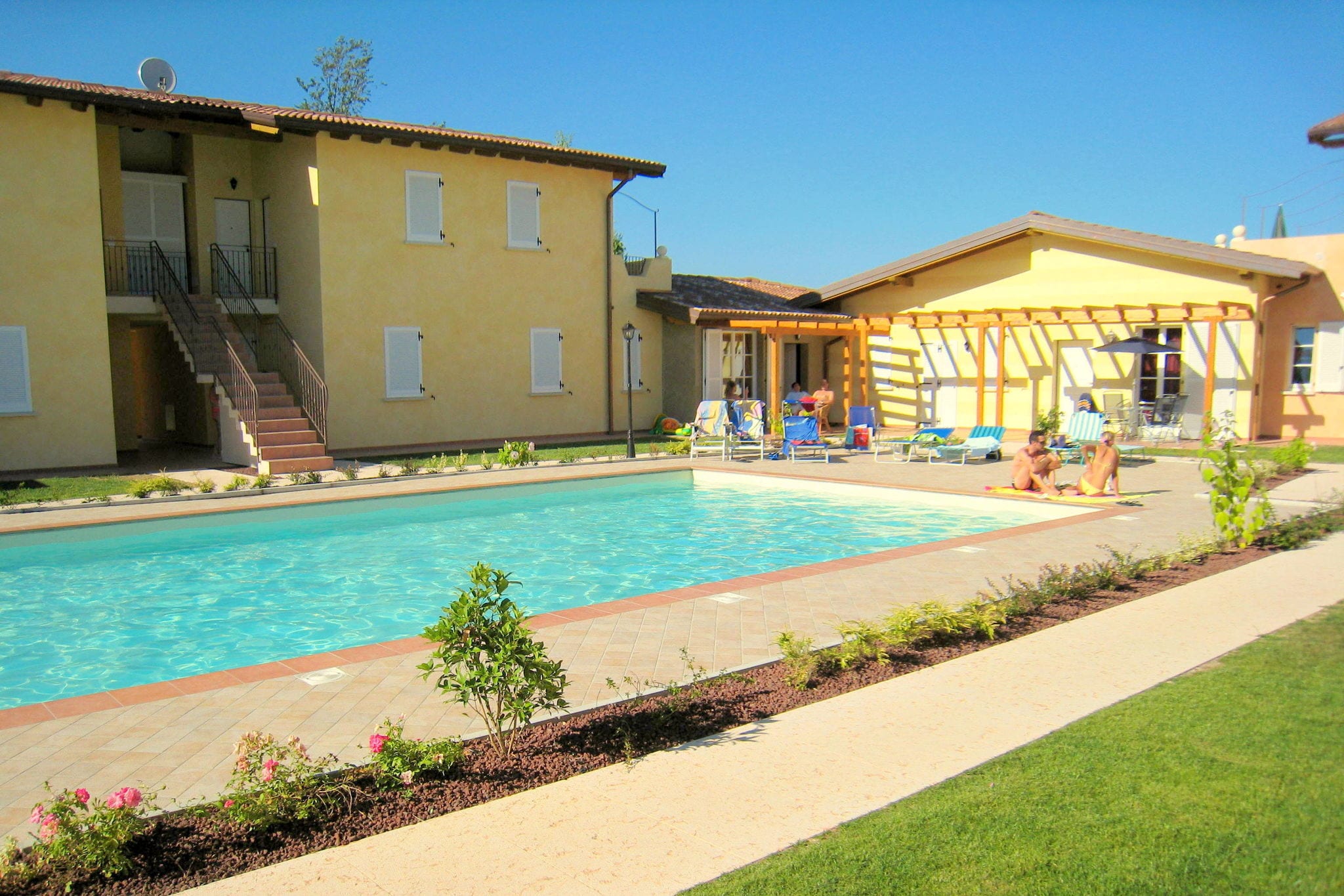 Jolie maison de vacances avec piscine à Manerba del Garda