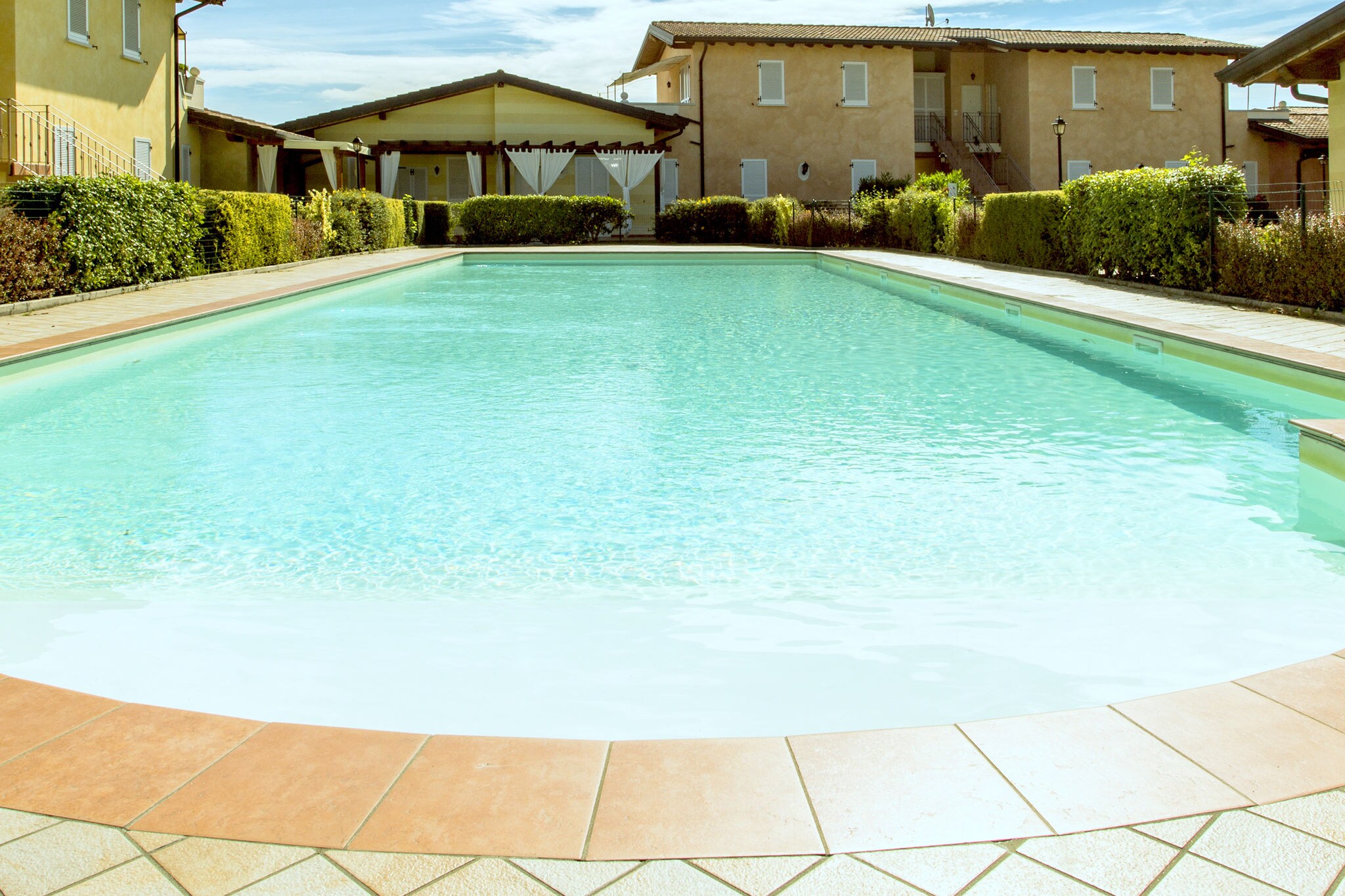 Prachtig vakantiehuis in Manerba del Garda met een zwembad