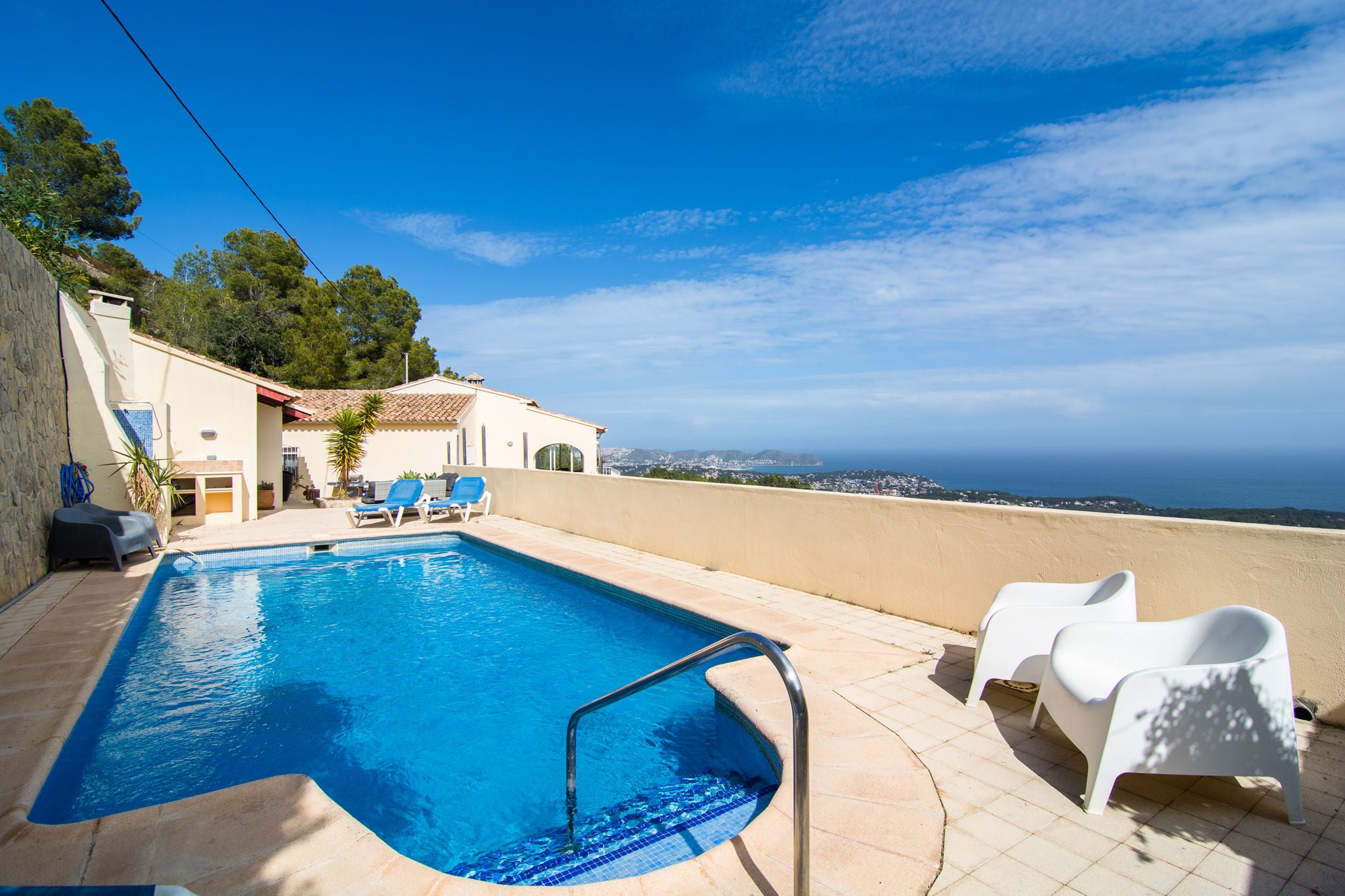 Vrijstaande villa met privézwembad in Benissa-Costa, 2km van het strand