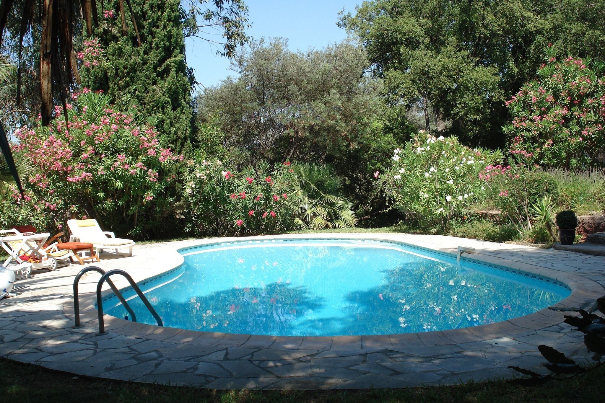 Smaakvolle villa in Frejus met privézwembad