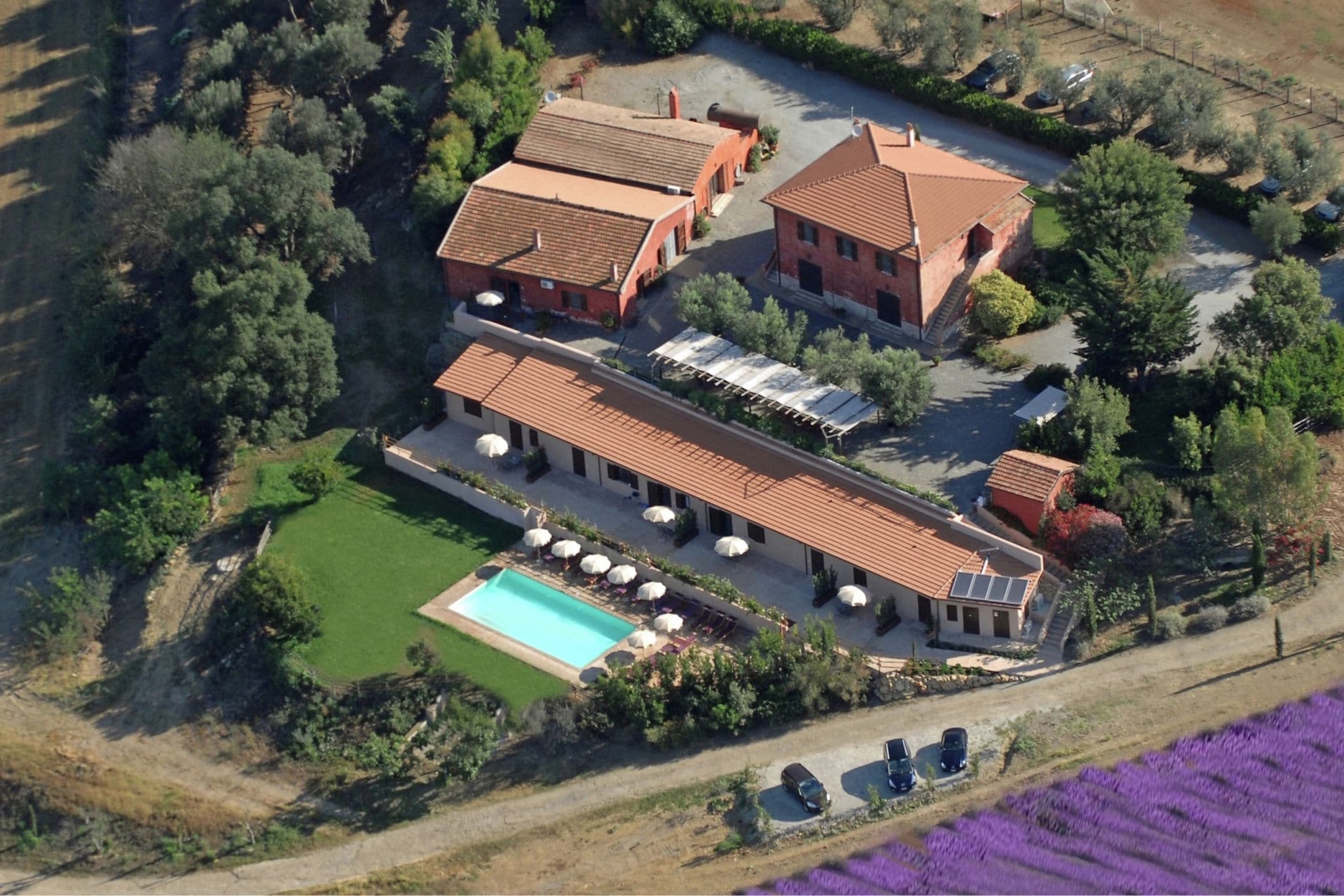 Spacious Farmhouse near Montalto di Castro with Shared Pool