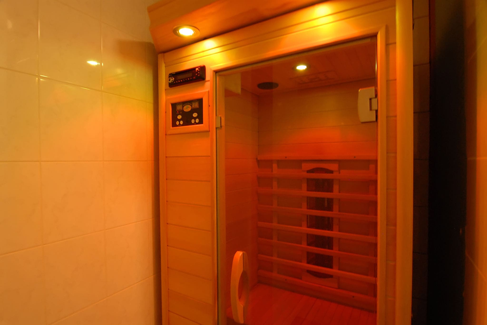 Ferme pittoresque à Sint-Annaparochie avec sauna