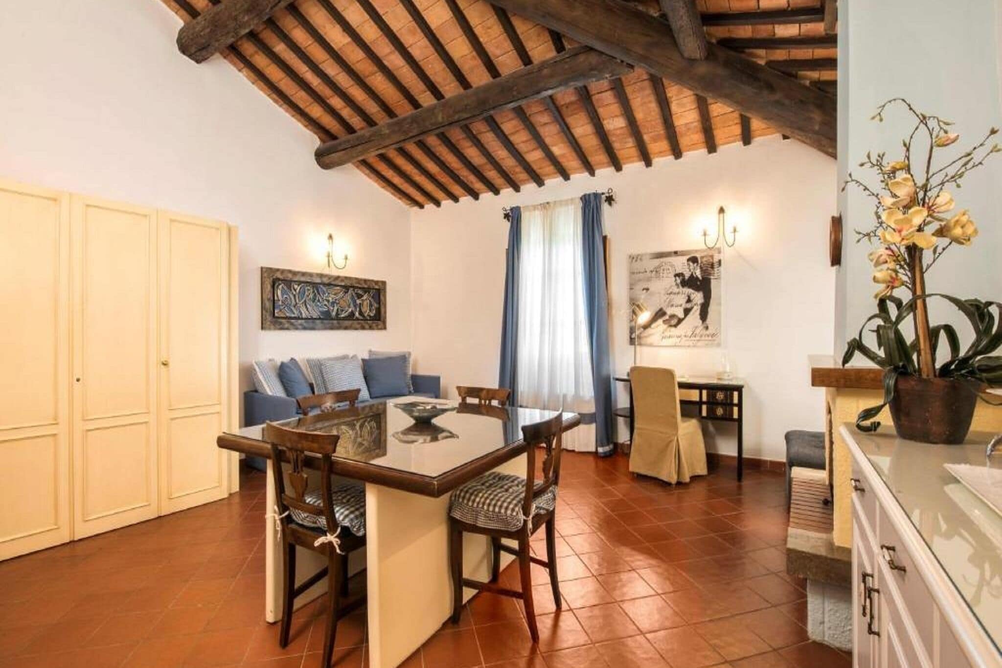 Elegant flat in historic villa