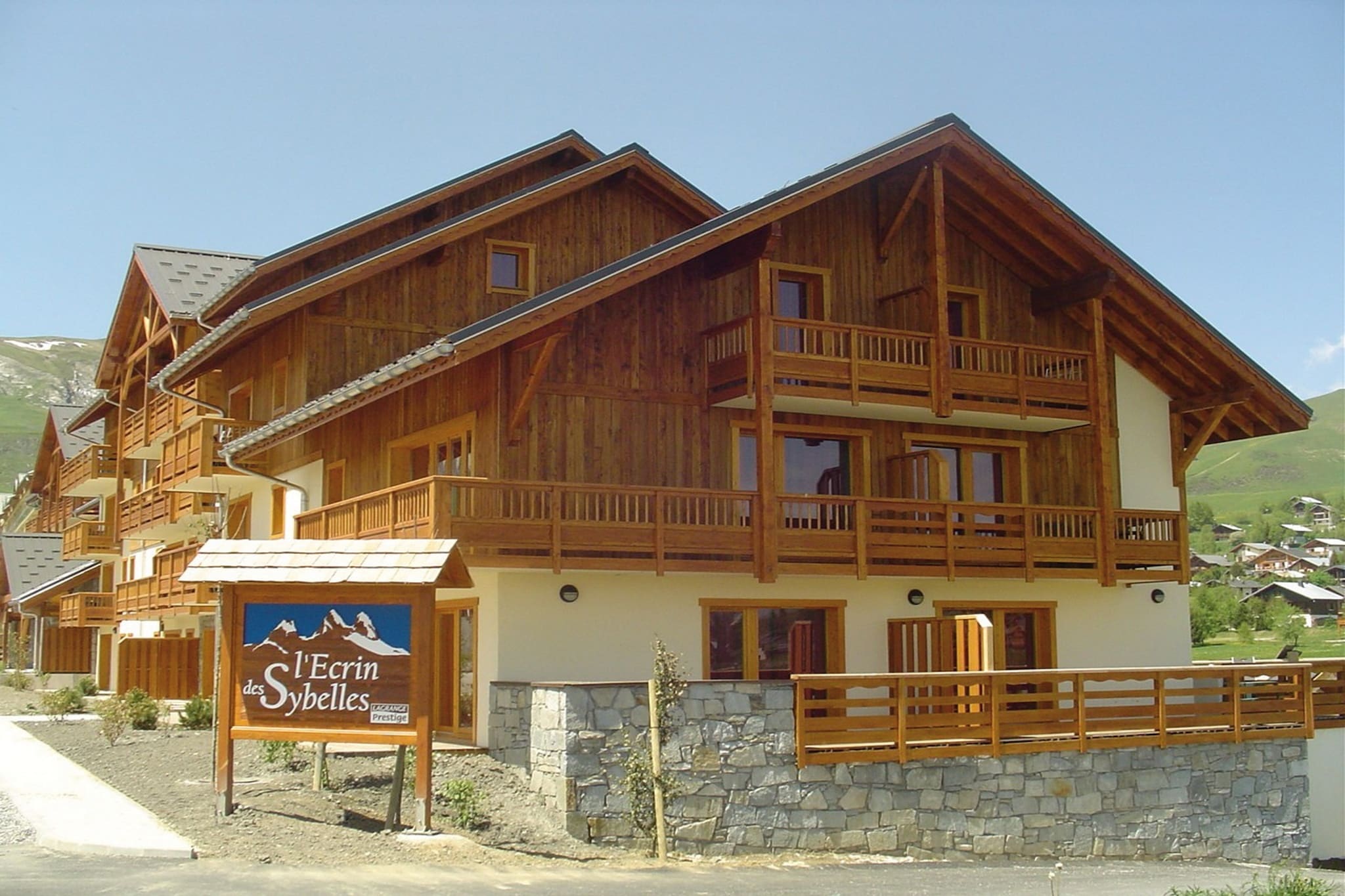Résidence L'Écrin des Sybelles 4-Außenbereich Sommer
