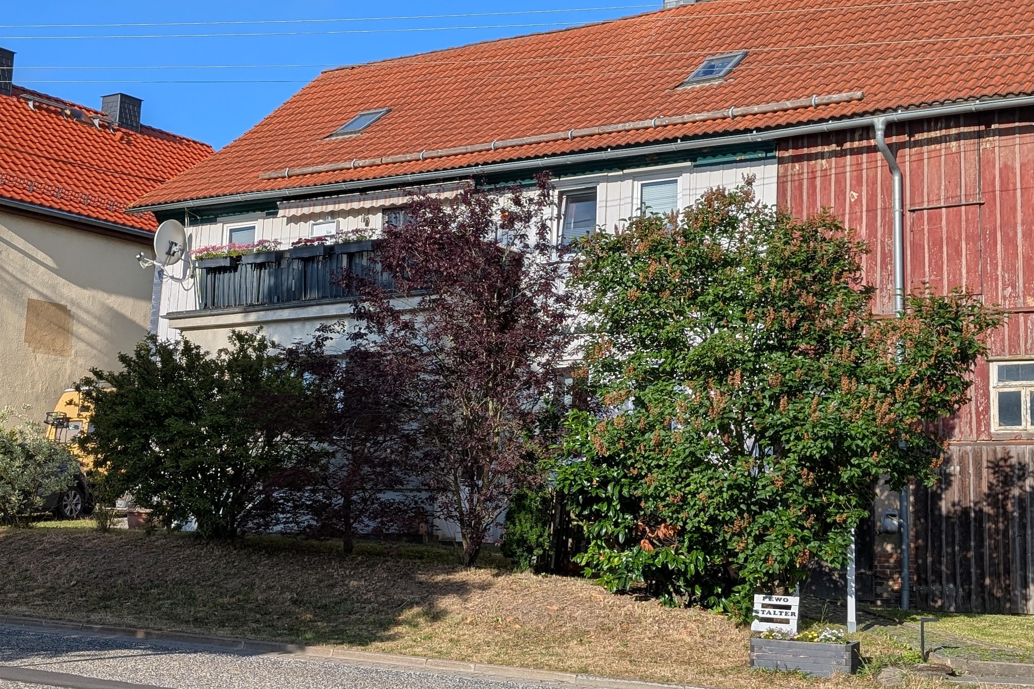 Stalter - Exterior in summer