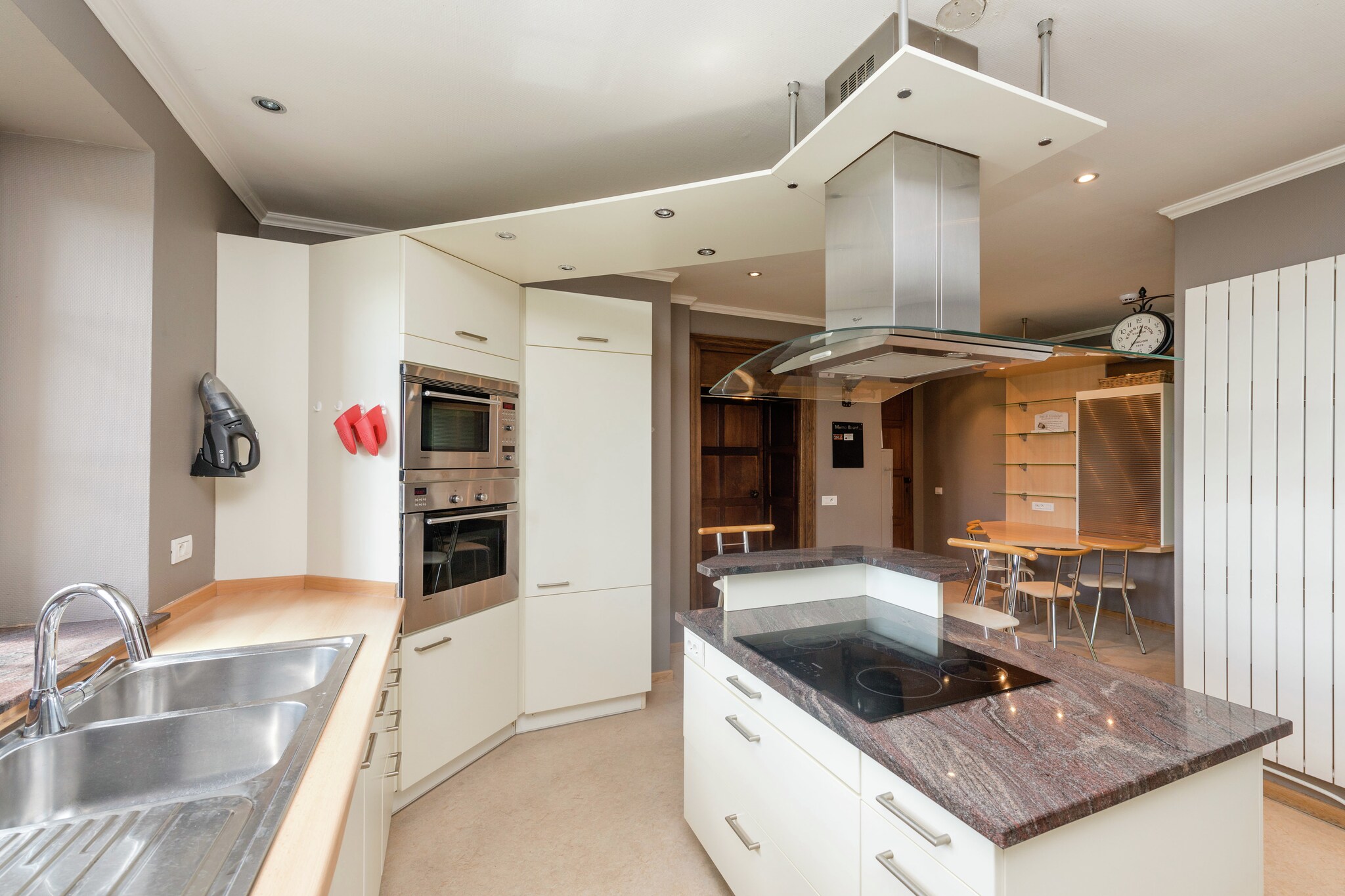 Vakantiehuis Spa max. 10 personen 2 huisdieren 5 slaapkamers zwembad sauna #15