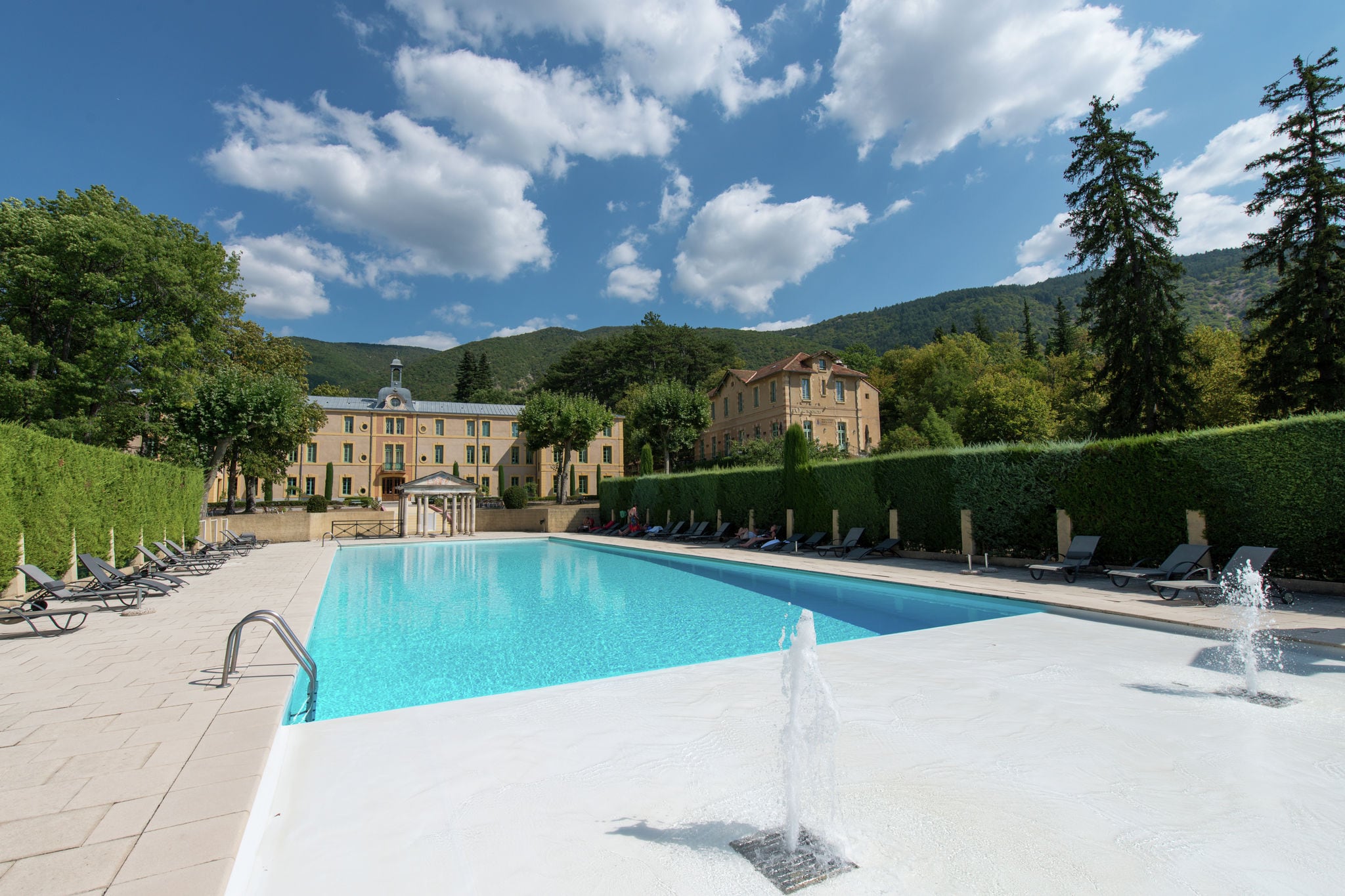Historical castle in Montbrun-les-Bains with pool