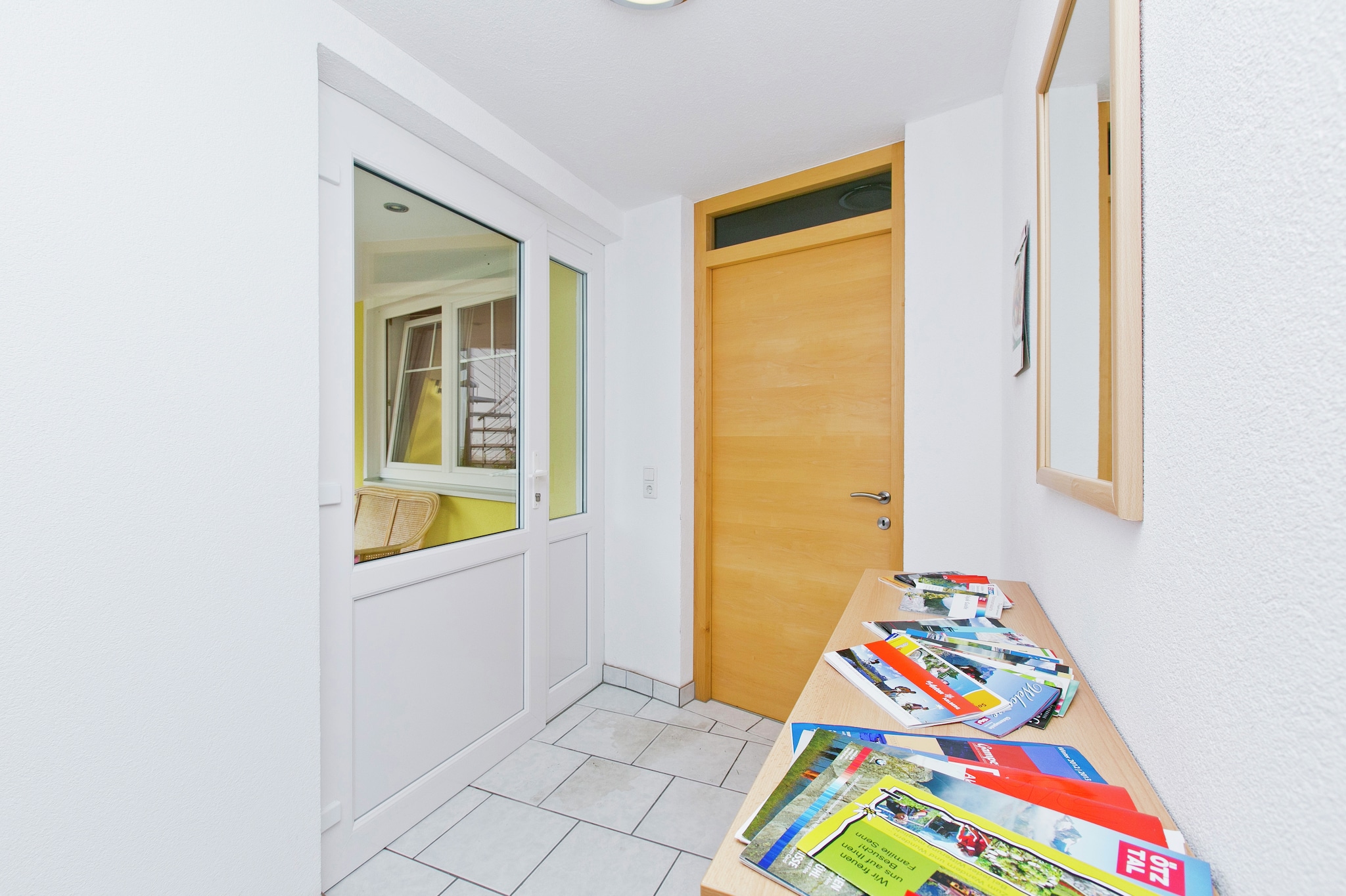 Ground floor: (Living room(TV(satellite), radio, CD player), Kitchen(dining table, coffee machine, oven, microwave, dishwasher), bedroom(double bed), bedroom(2x single bed), bathroom(shower, washbasin, toilet))\n\nsauna(paid, 4 persons), heating(central), terrace, garden(fenced), garden furniture, parking