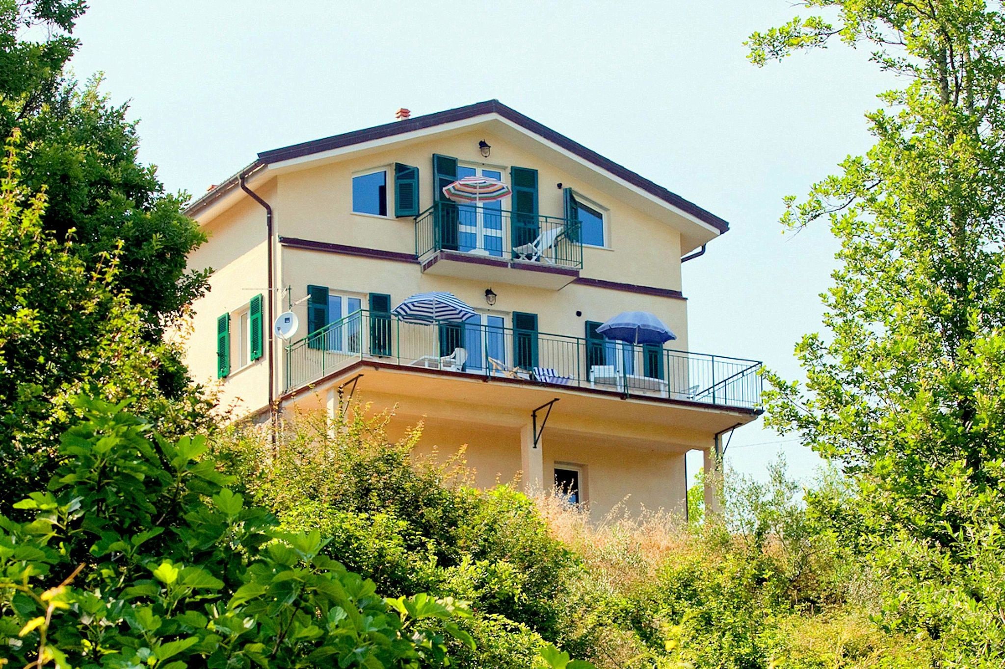 Geräumiges Ferienhaus in Sesta Godano mit Garten