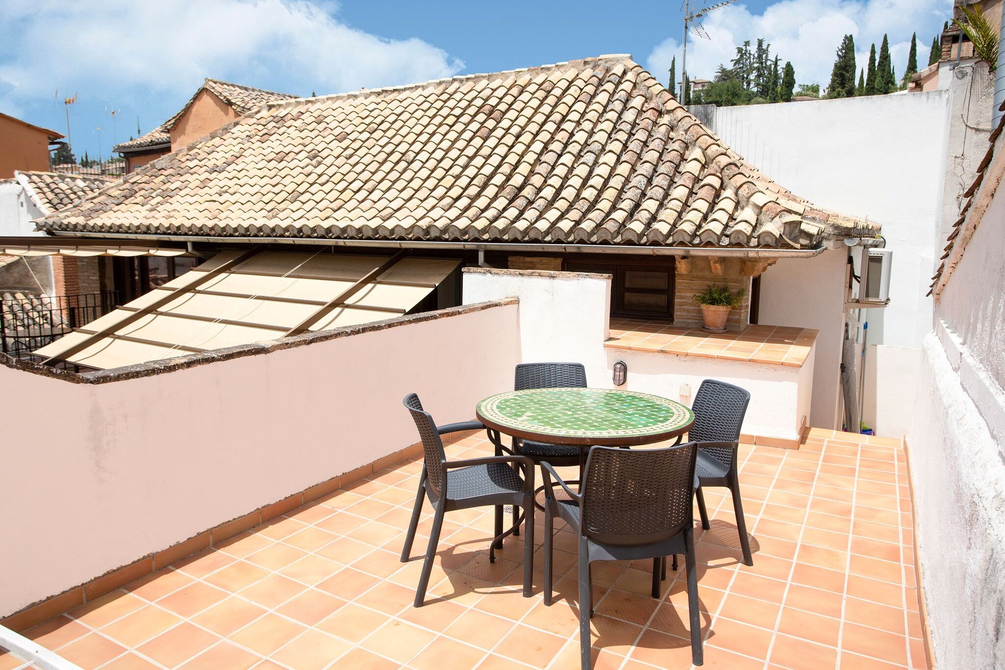 Gemütliches Apartment in Granada mit Balkon mit Stadtblick