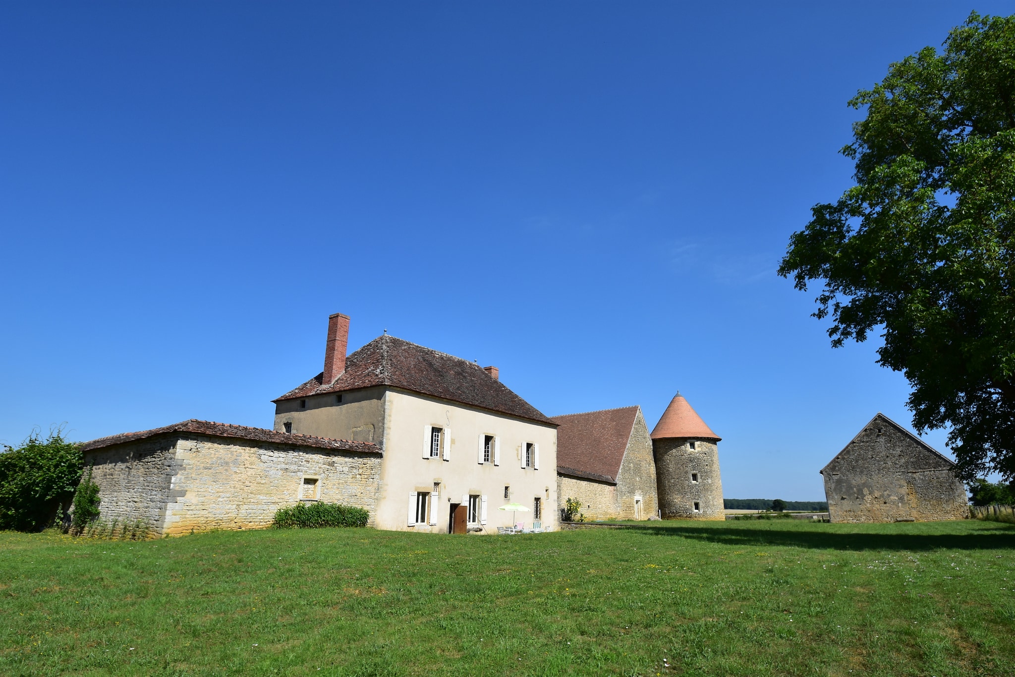 Mansion in Burgundy near Morvan Natural Park