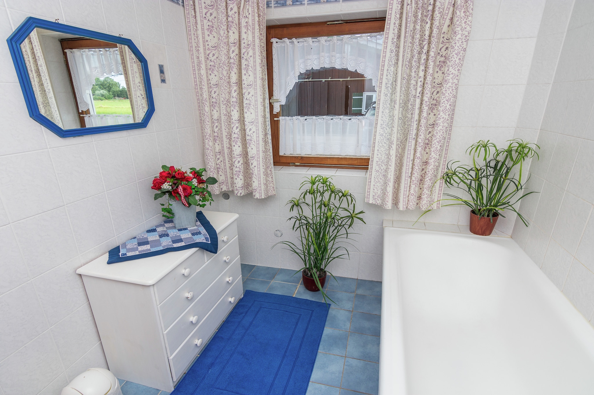 Im Bauernhaus-Badezimmer