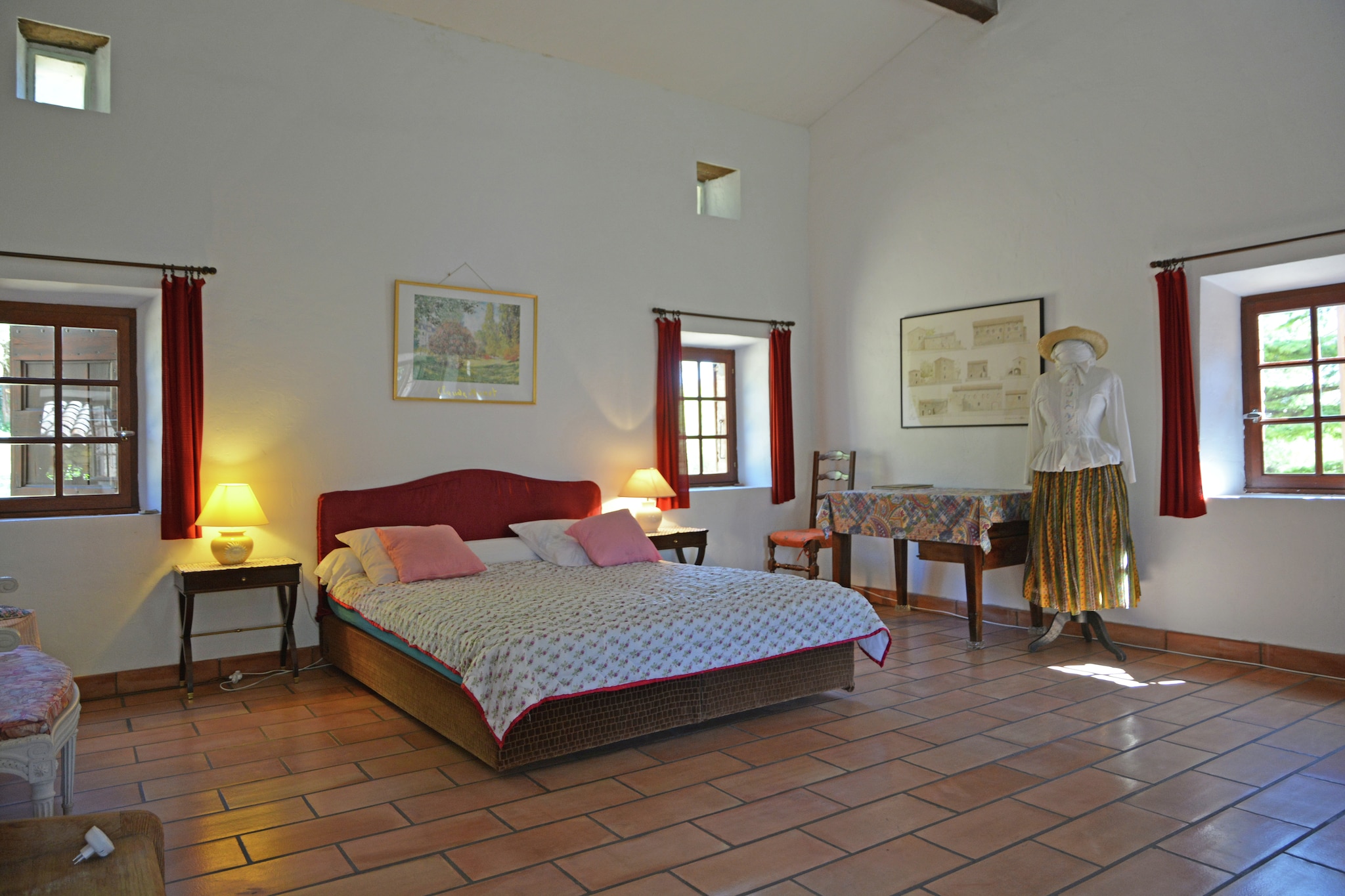 Villa in Bagard with Garden, BBQ, Garden Furniture, Playroom