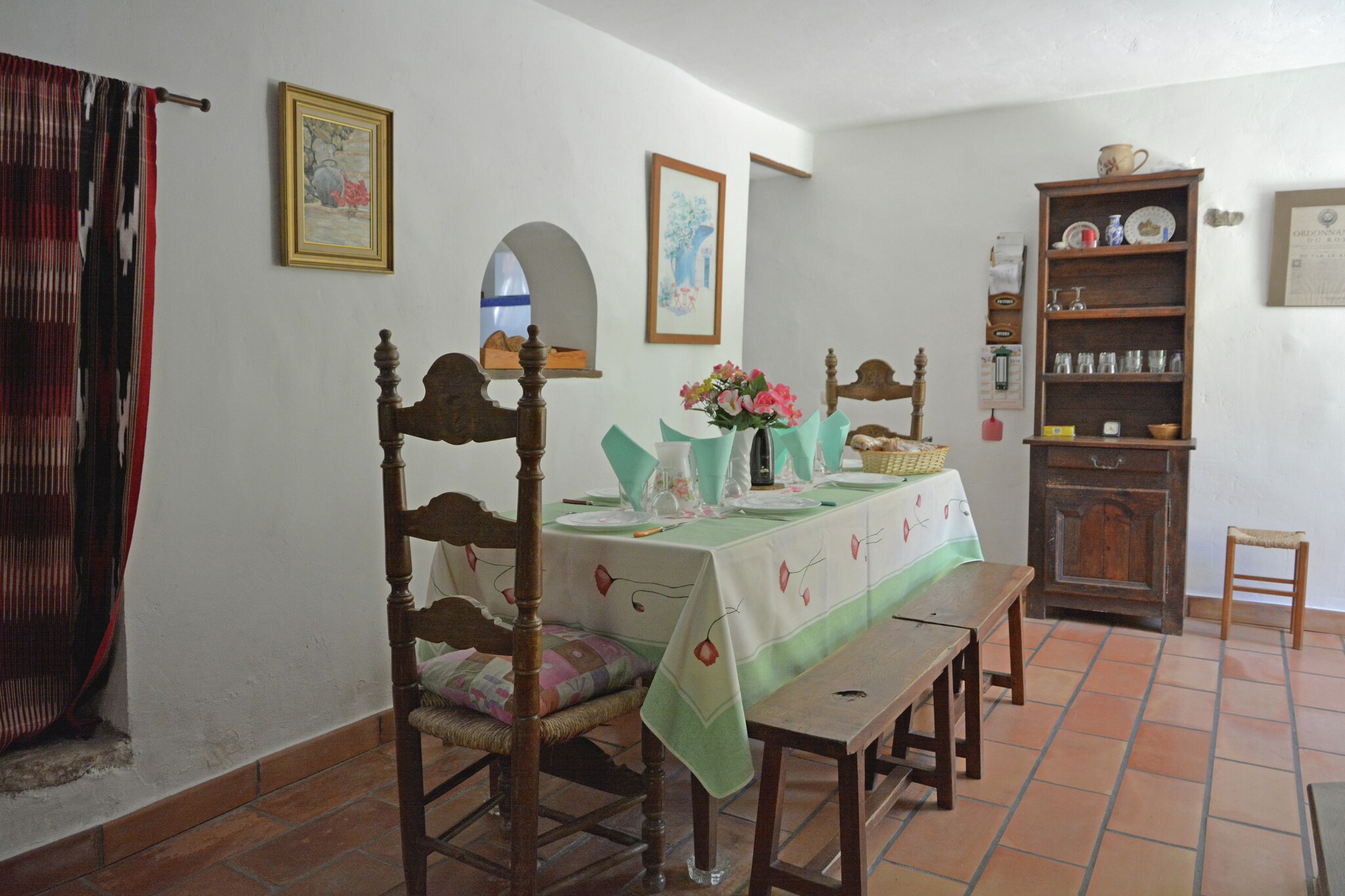 Ground floor: (Sitting room(TV), dining room(dining table), open kitchen(coffee machine, oven, microwave, dishwasher), bathroom(shower, washbasin, toilet))\n\nOn the 1st floor: (bedroom(double bed, children\'s bed), bedroom(single bed), walk-through bedroom(double bed), bathroom(bath tub, washbasin, toilet), mezzanine(single bed))\n\nGuest house on the 1st floor: (playroom(table tennis table))\n\nwashing machine, garden, garden furniture, BBQ