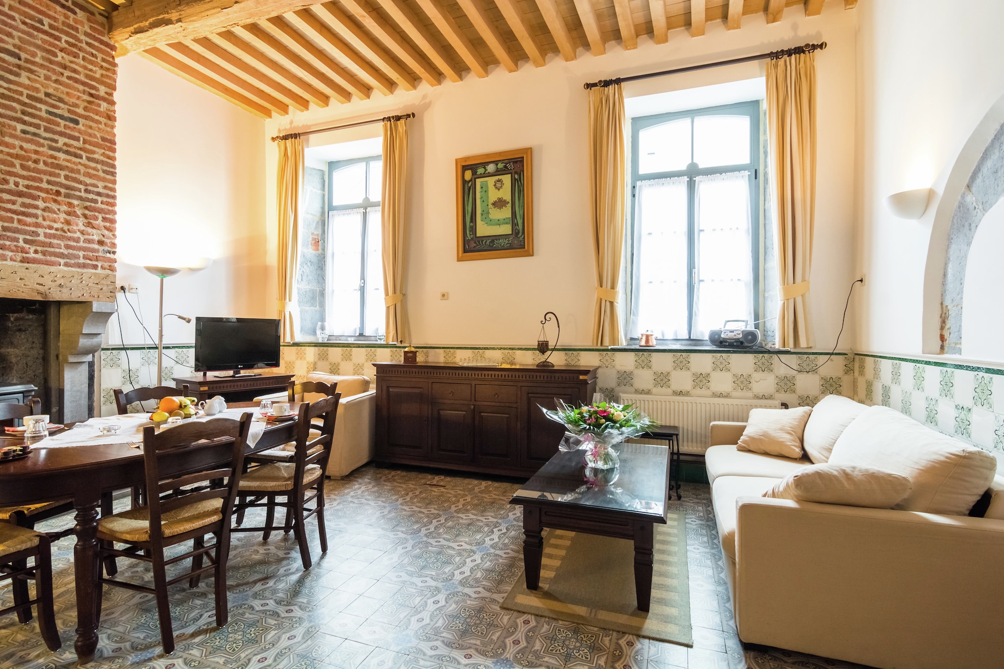 Vakantiehuis Macon max. 60 personen 3 huisdieren 18 slaapkamers #11