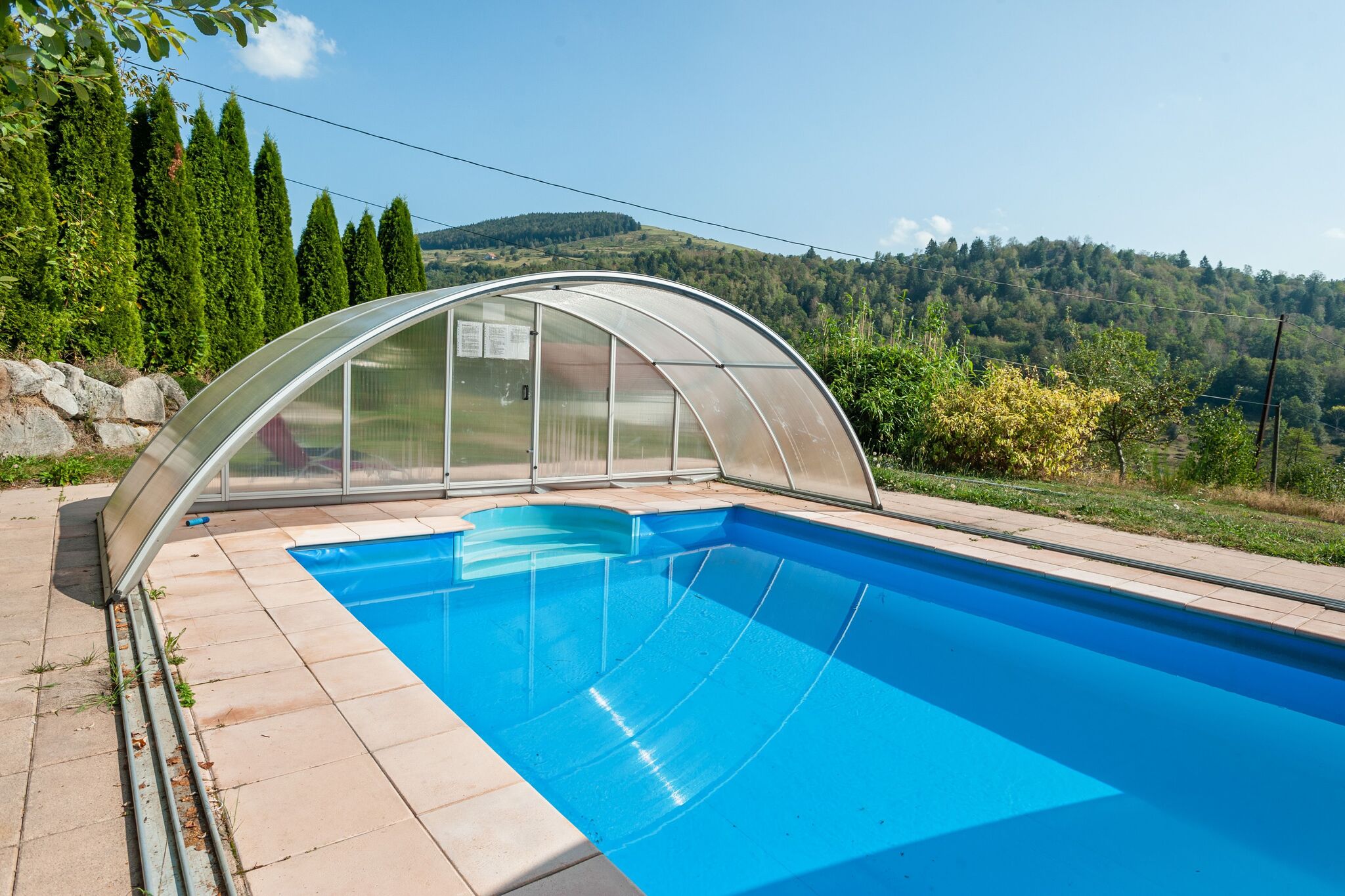Prachtig modern chalet nabij La Bresse, verwarmd zwembad, rolstoel toegangkelijk