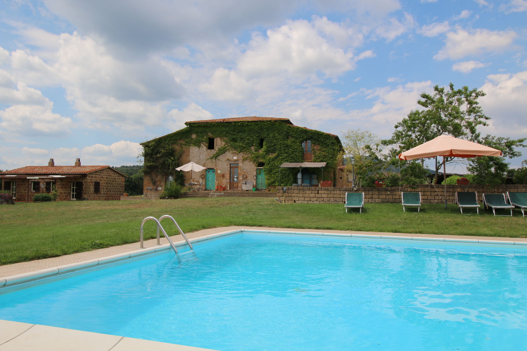 Rustig gelegen appartement in Toscane met zwembad en terras
