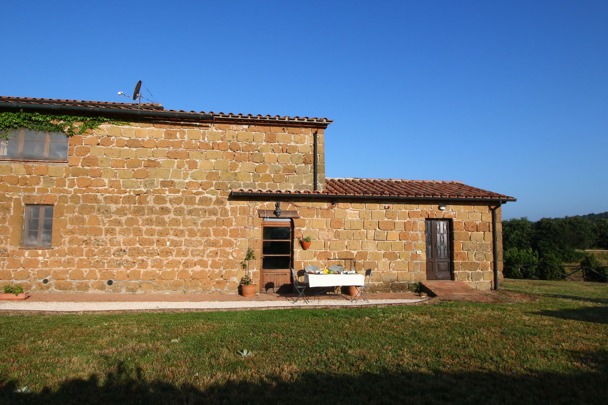 Apartment in an organic agriturismo with sheep, pool, quiet location