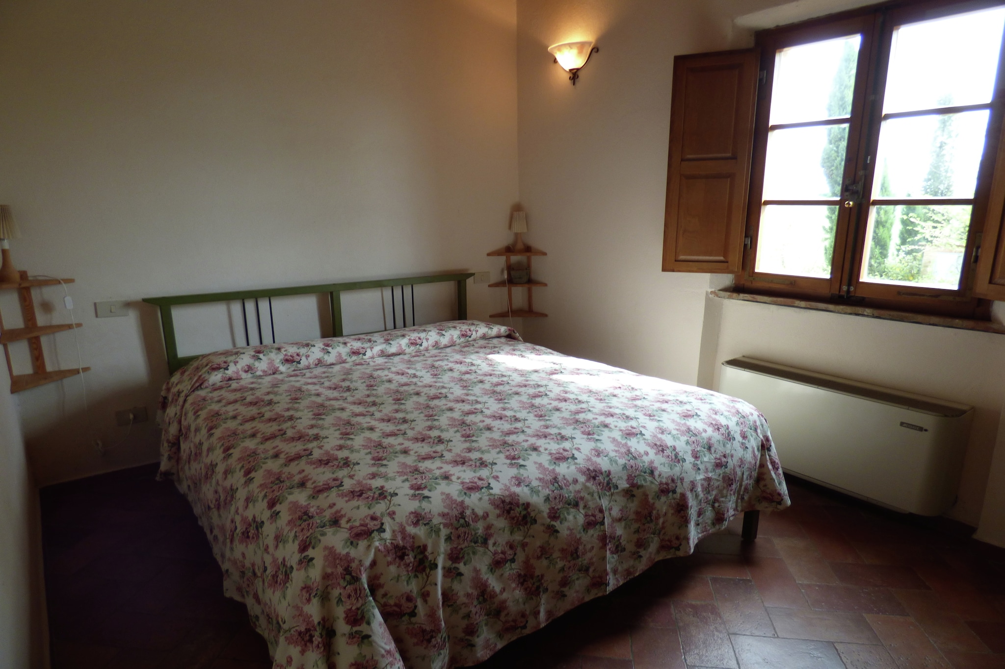 Farmhouse in Tuscany near Siena's Charm