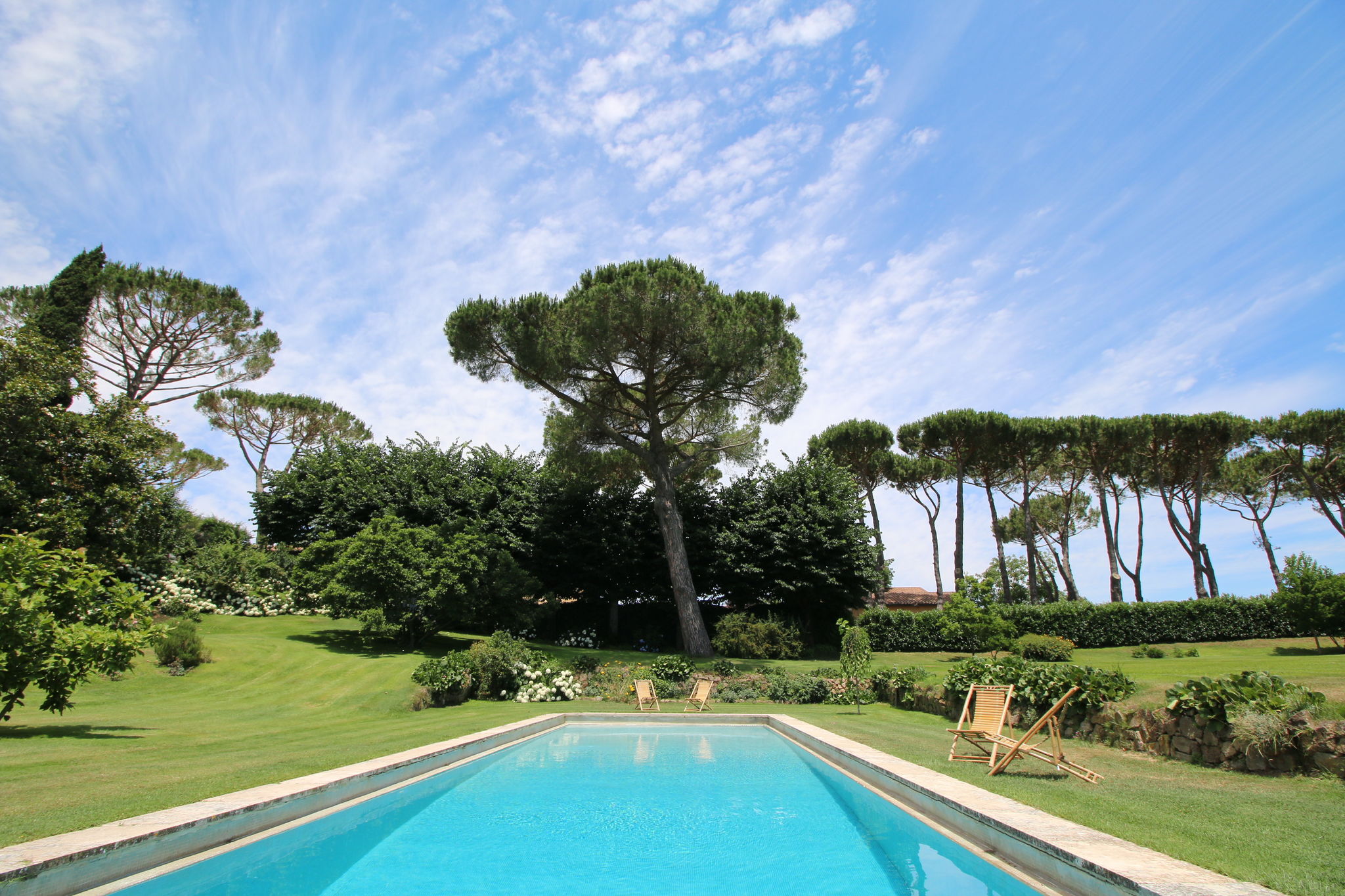 Stijlvolle vrijstaande villa op een landgoed met zwembad