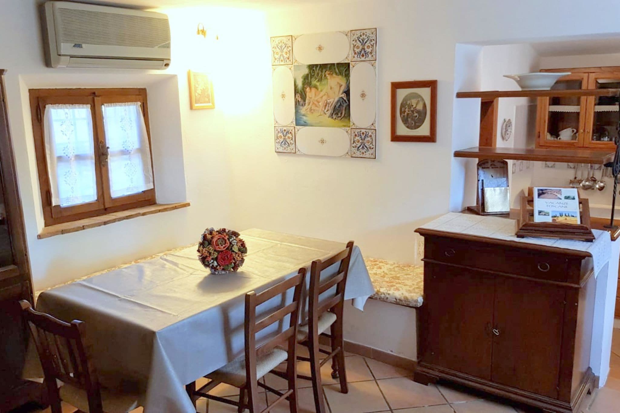 Cosy Cottage in Chiusdino with Garden