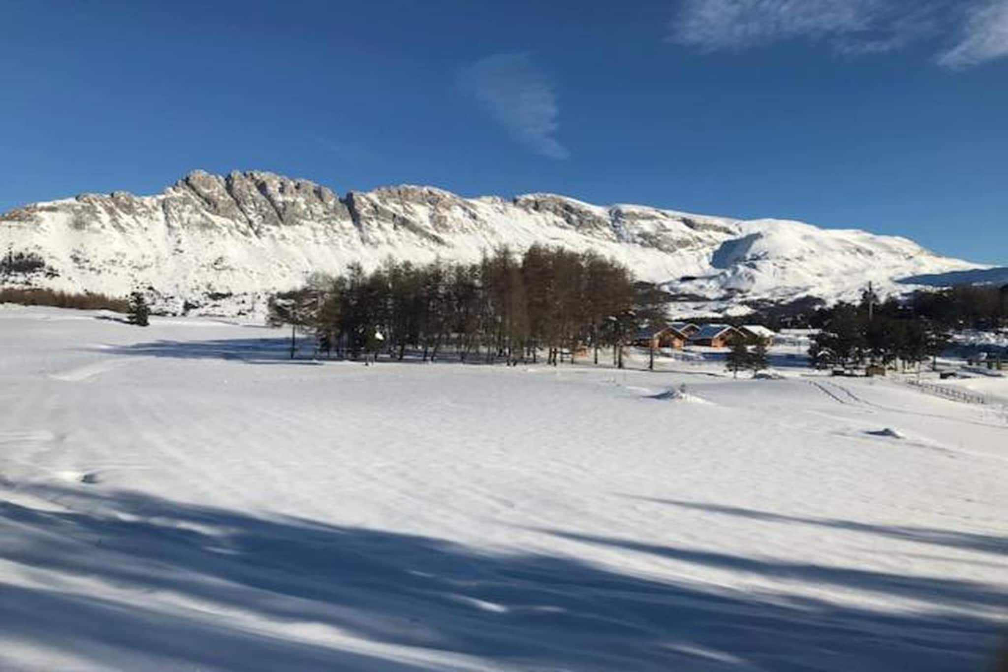 L'Orée des Pistes 1-Area winter 20km