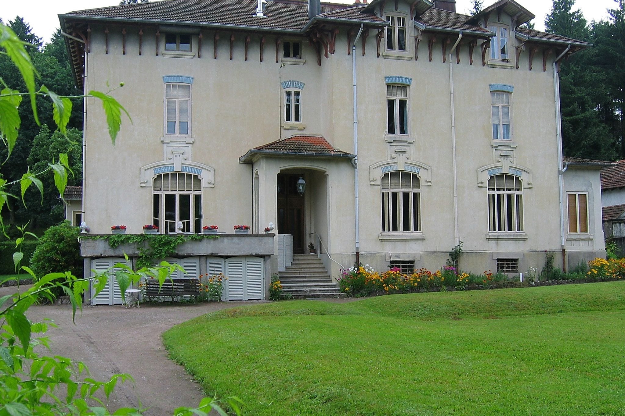 Delightful Mansion in Vecoux with Garden