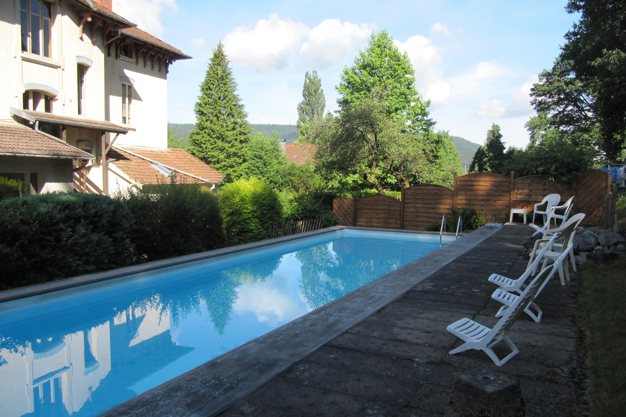 Charmante vakantiewoning met zwembad en privé tuin centraal gelegen in Vogezen