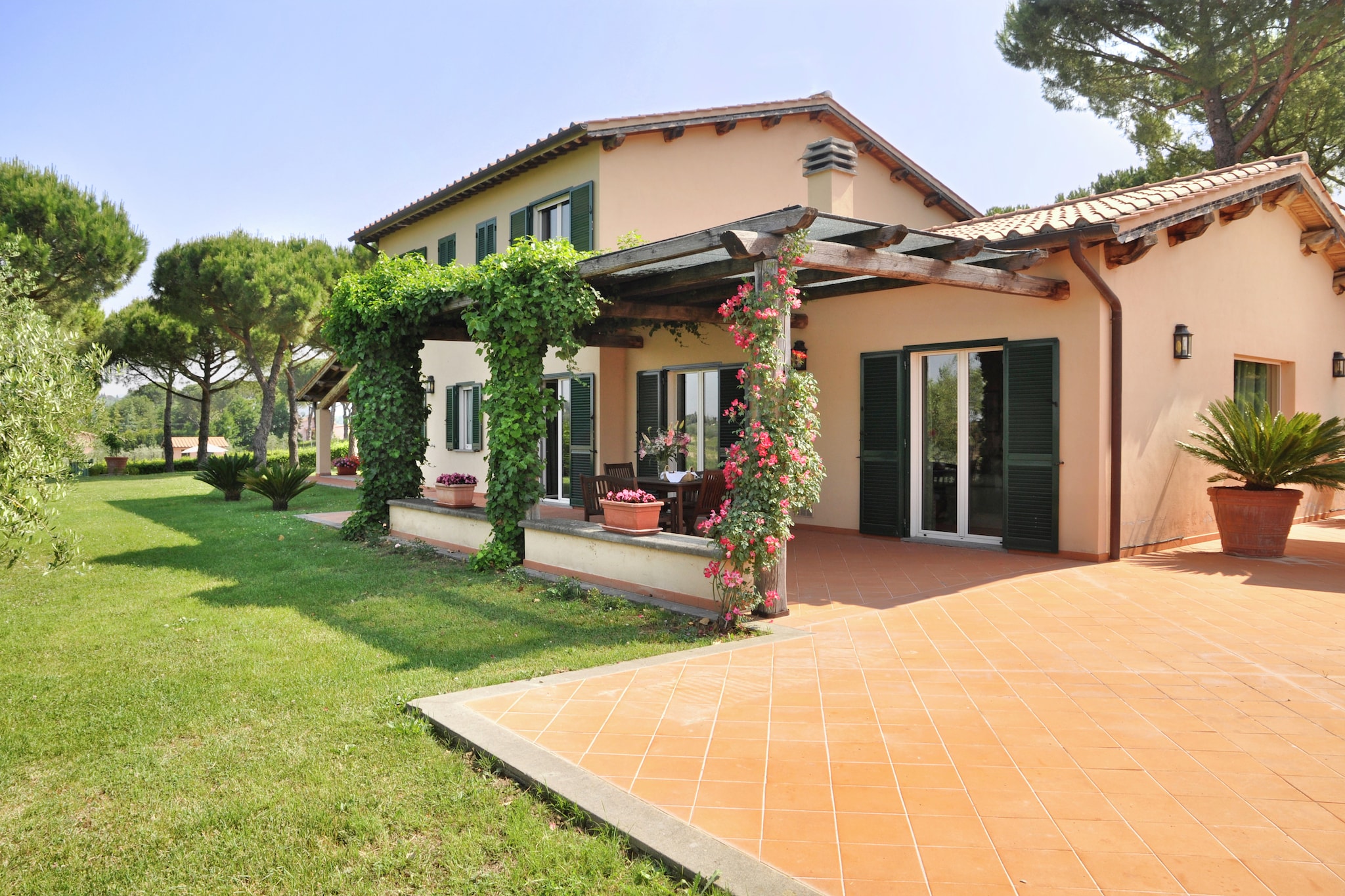 Exterior Summer