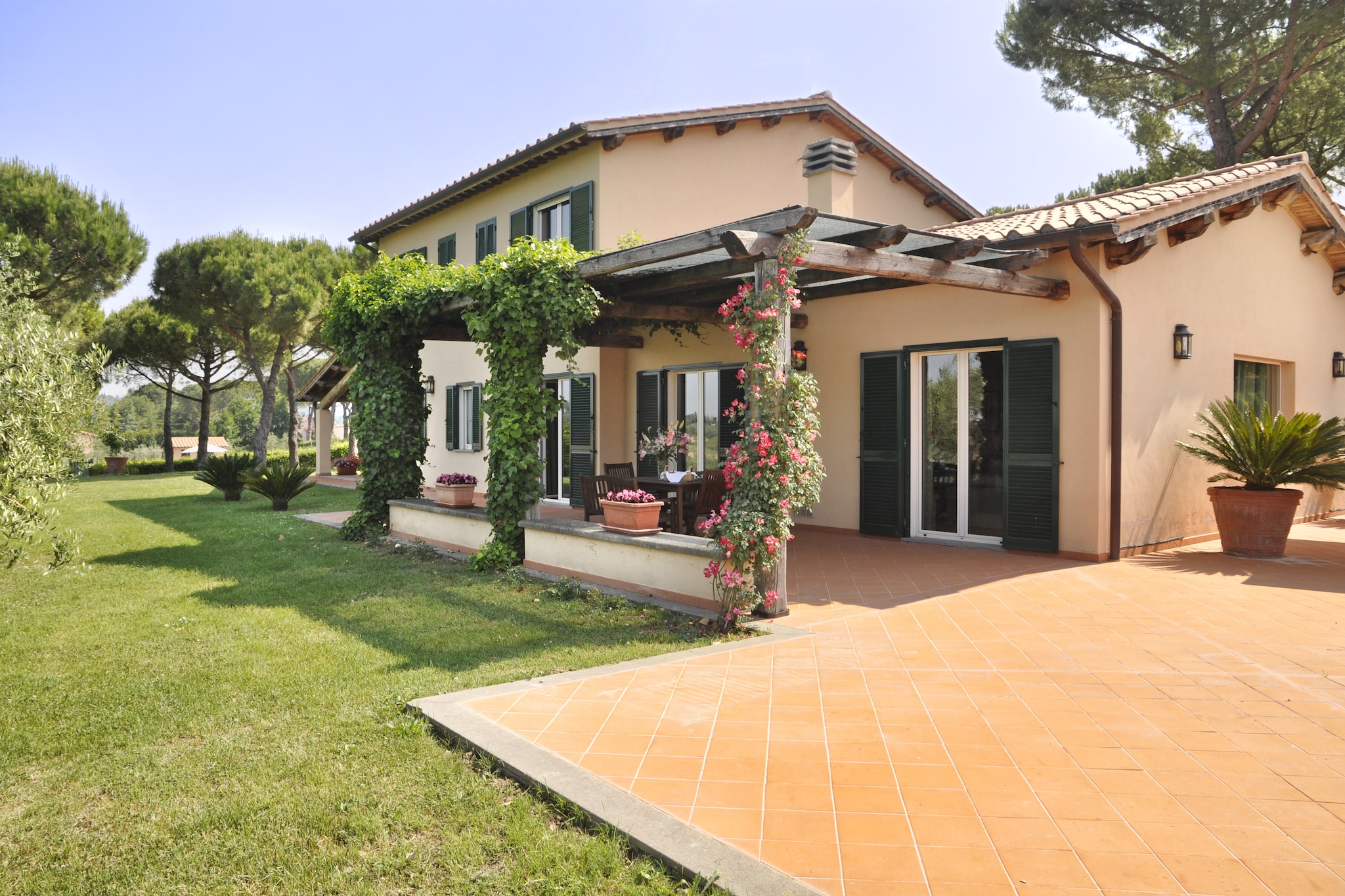 Exterior Summer
