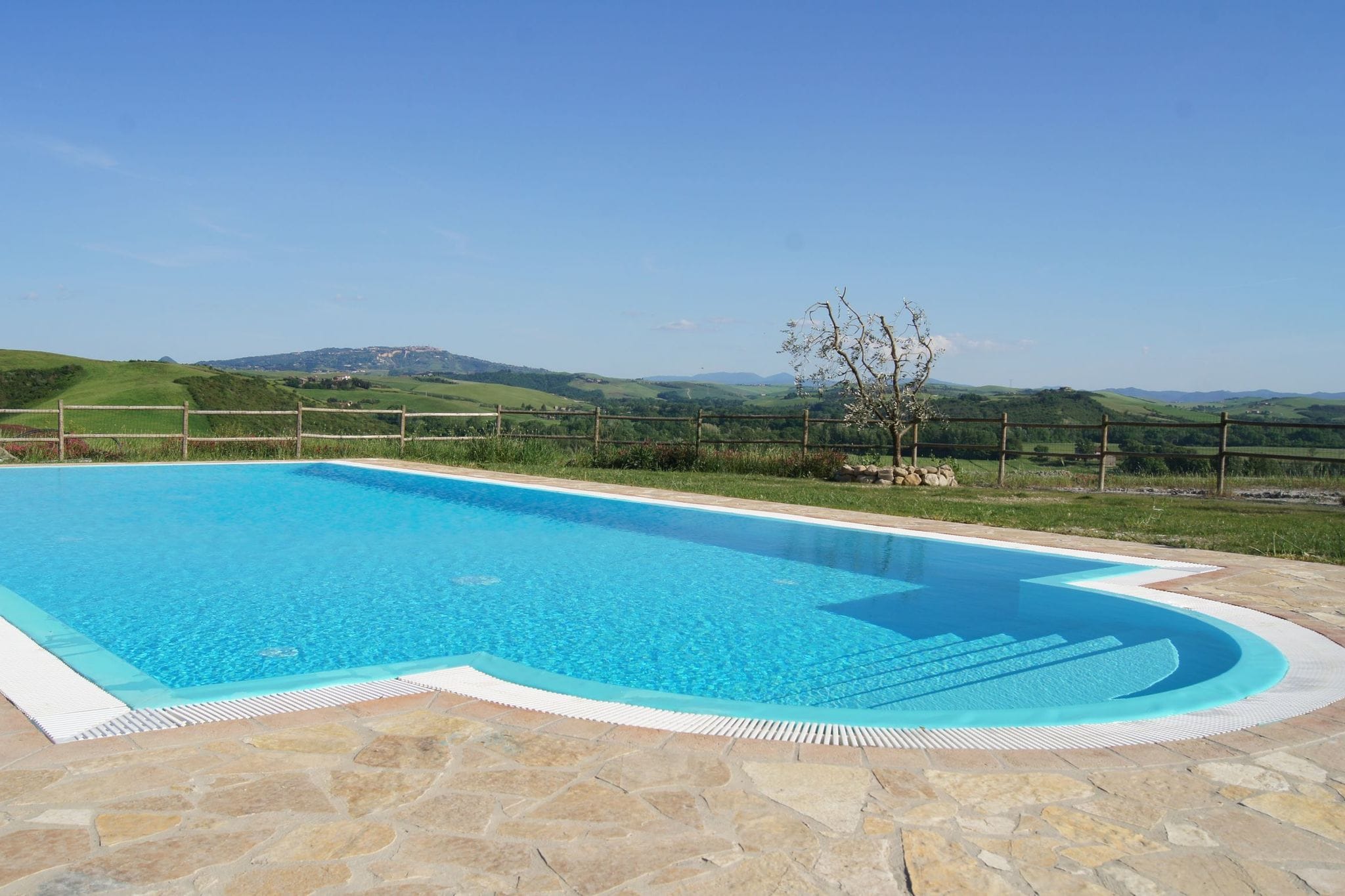 Belle maison de vacances avec piscine au cœur de la Toscane