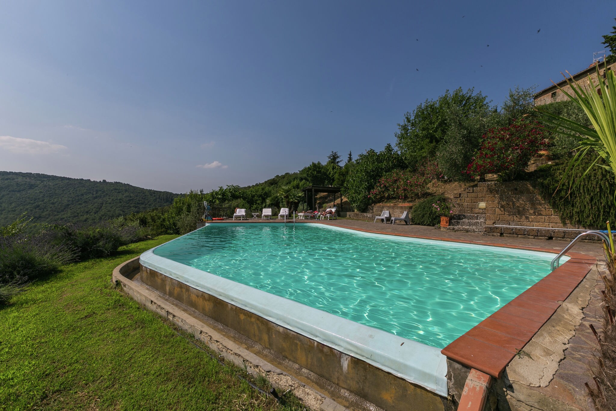 Authentique chalet avec piscine à Civitella