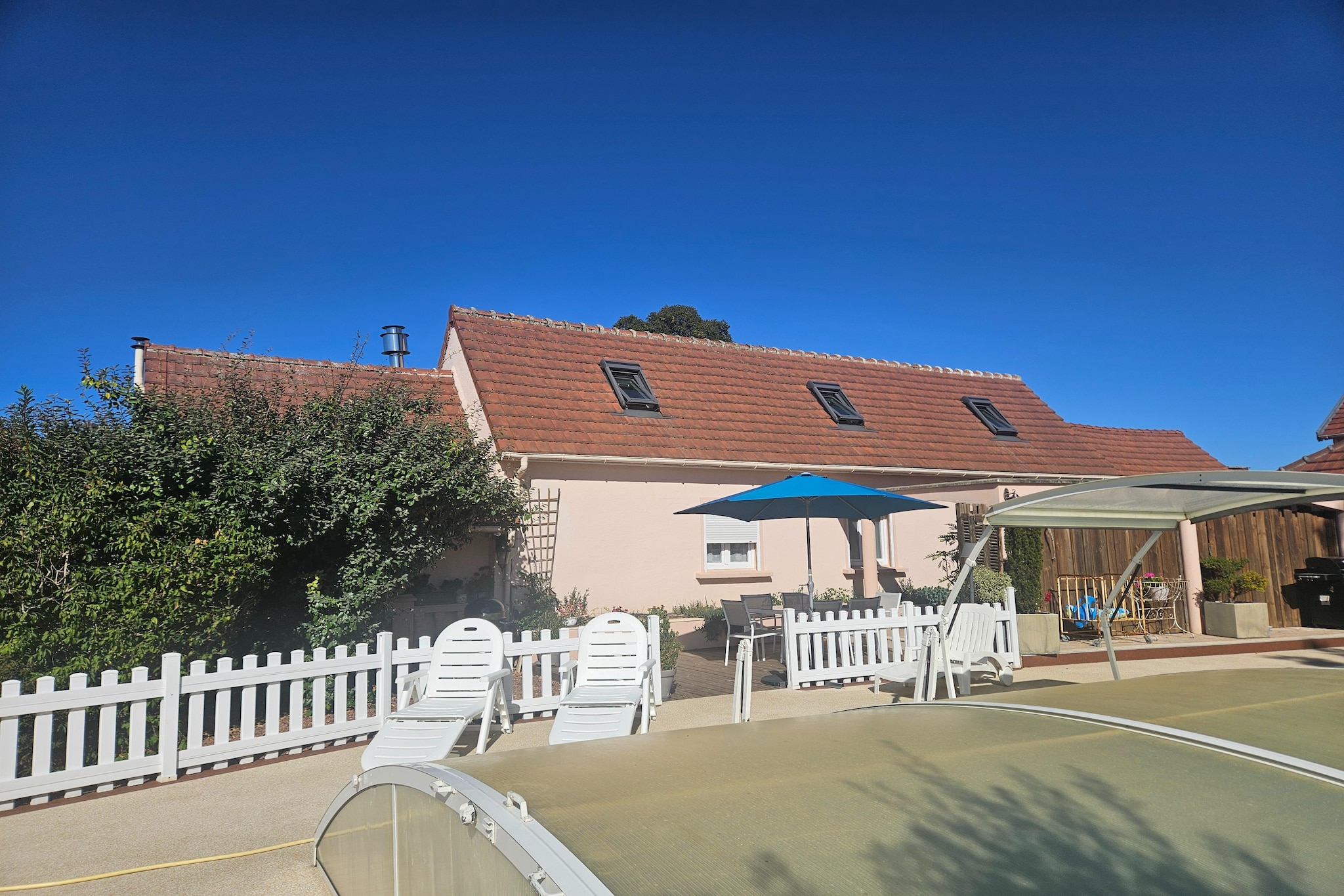 Le Clos St Vincent - Außenbereich Sommer