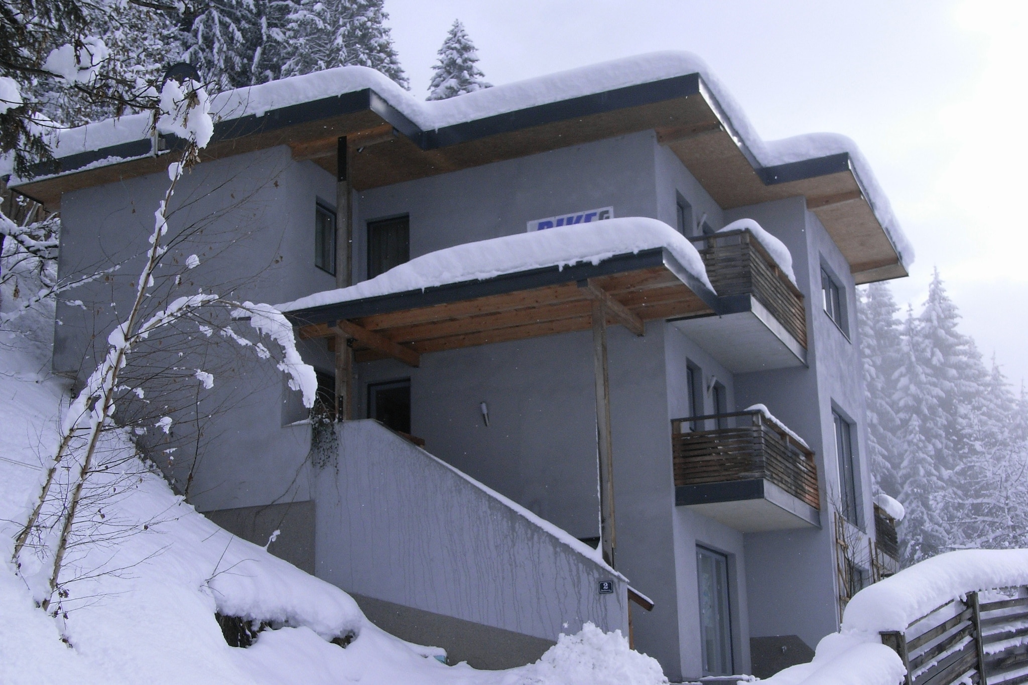 The village of Aschau is in a quiet location. It is in the heart of the Zillertal Valley. The apartment is at an altitude of 850 m. It was built recently and is in a modern style. The house is in a cul-de-sac in a delightful, quiet area. Free Wifi ensure that you can work remotely and surf without any problems. There is no sauna at the property.

The village is 13 km from Mayrhofen and 30 km from the famous Hintertuxer Glacier. You can ski on the glacier during the summer. The cabin-lift in Kaltenbach will take you to the ski-area. You'll find more than 80 km of ski-runs there.  

The up-to-date kitchen has a wealth of built-in equipment. There are two tastefully furnished bedrooms. You can enjoy breathtaking views as far as Mayrhofen. Please take care on the steep mountain road to the house in winter. Air-conditioning and Heating ensure a moderate temperature indoors. Parking will keep a spot free for your car. Ski-boot heaters will keep your boots fresh and dry.

