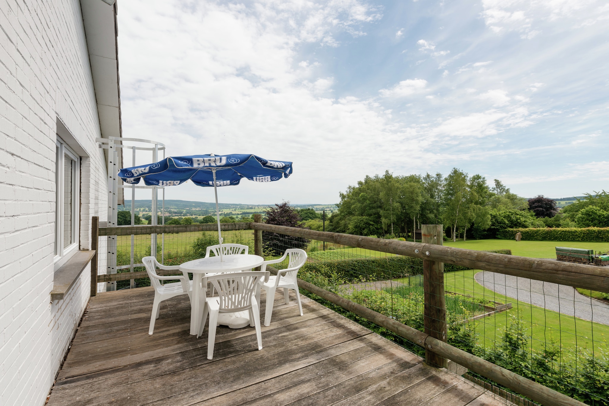 Idyllisches Ferienhaus in Lierneux mit Sauna