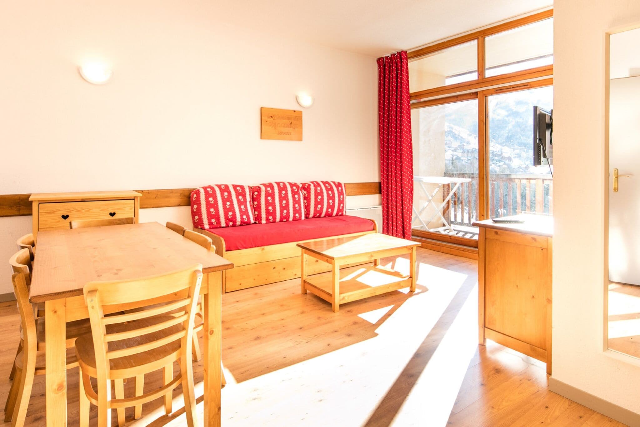 Spacious apartment with a view near the slopes of Valloire