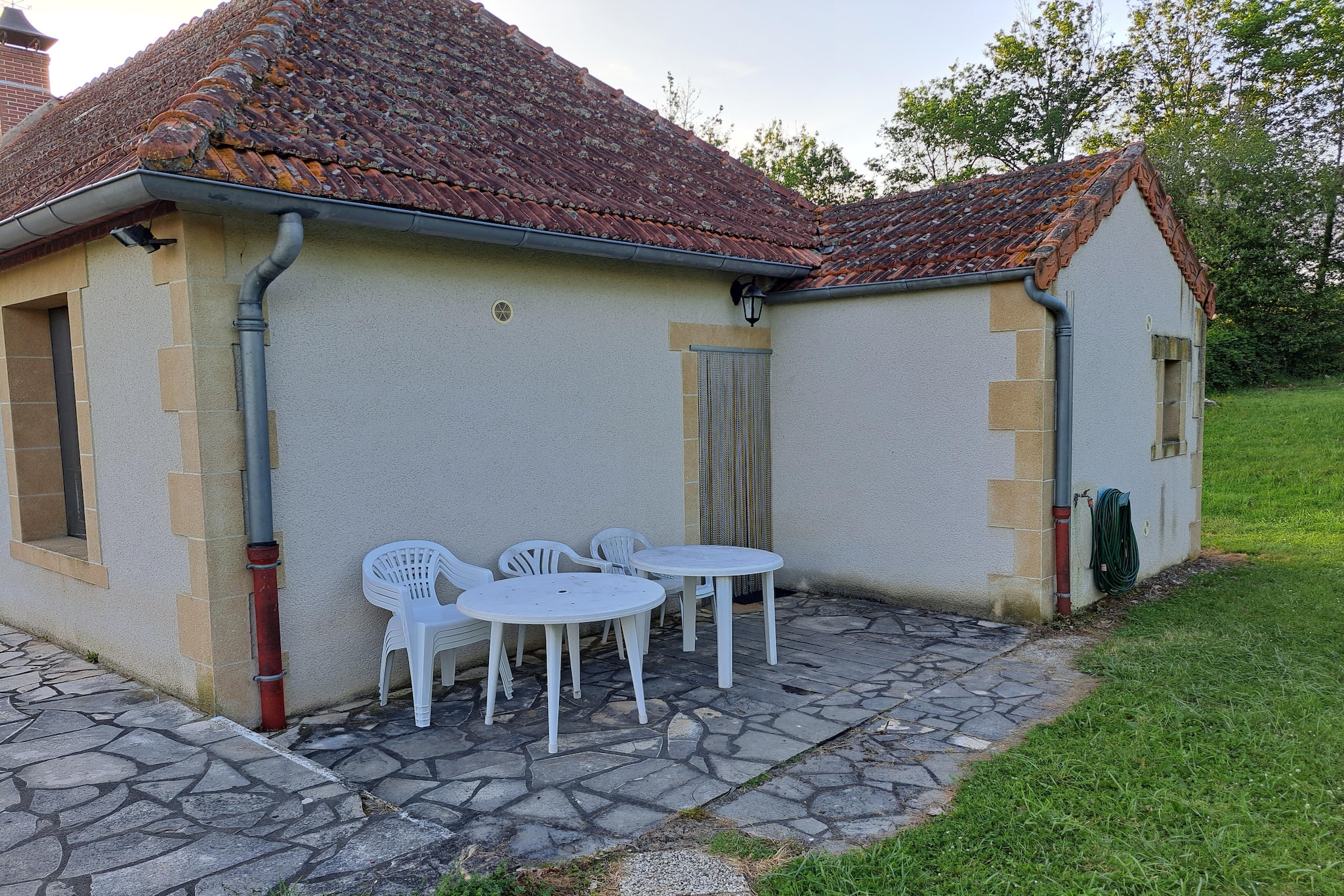 Maison de vacances -   VIEURE-Terrasbalkon